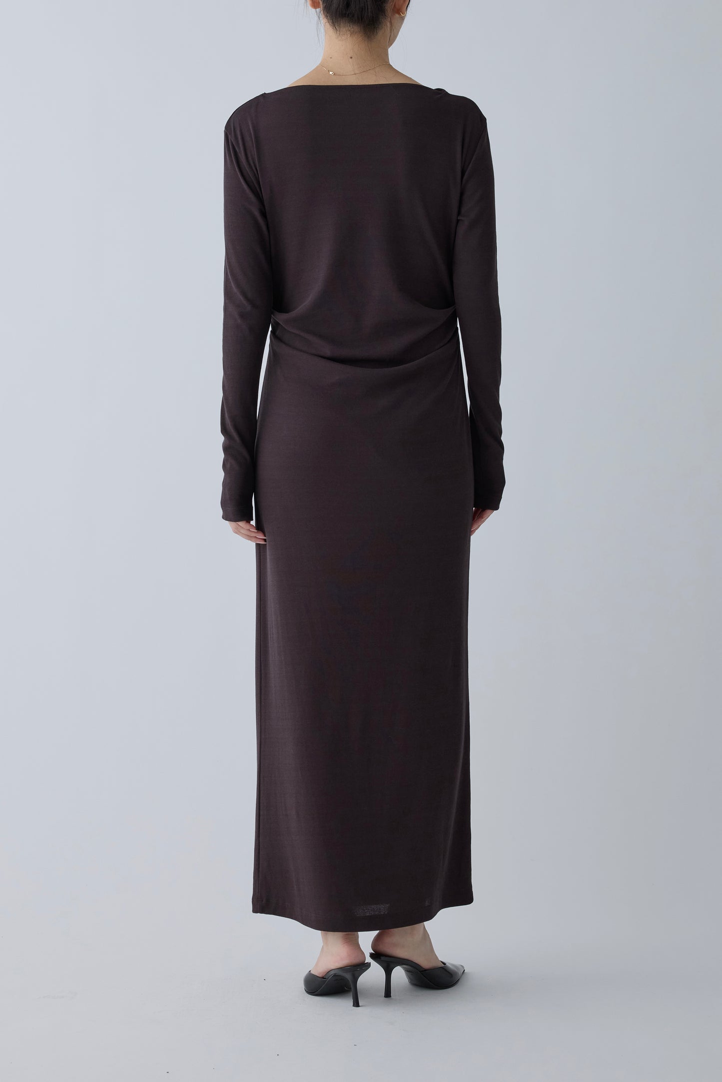 Scheat tuck dress_ brown