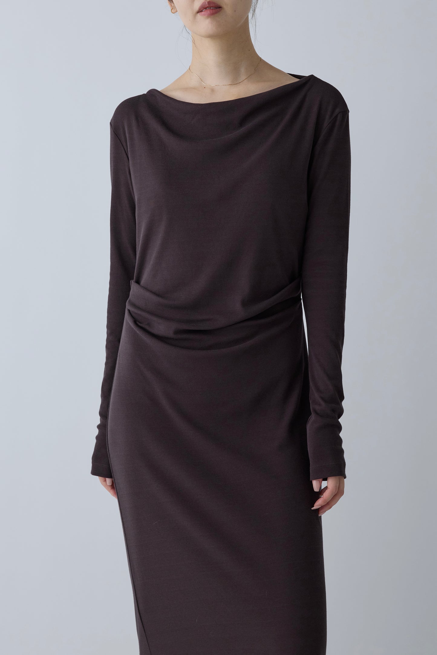Scheat tuck dress_ brown