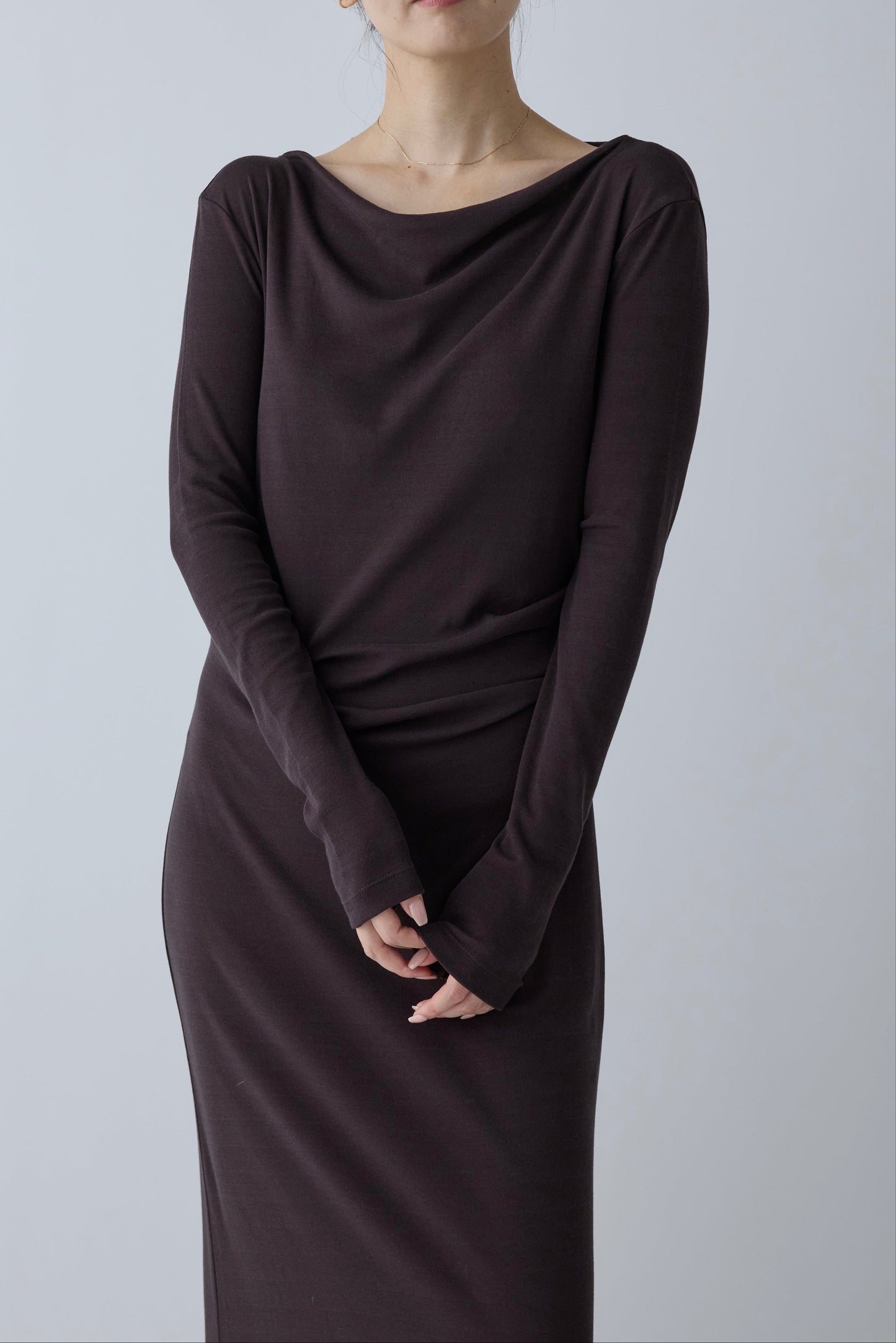 Scheat tuck dress_ brown