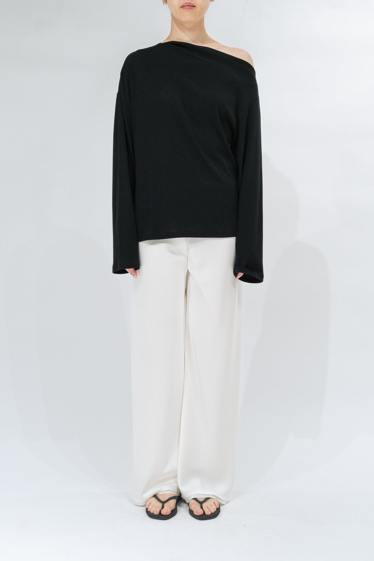 Scheat asymmetry pullover_black