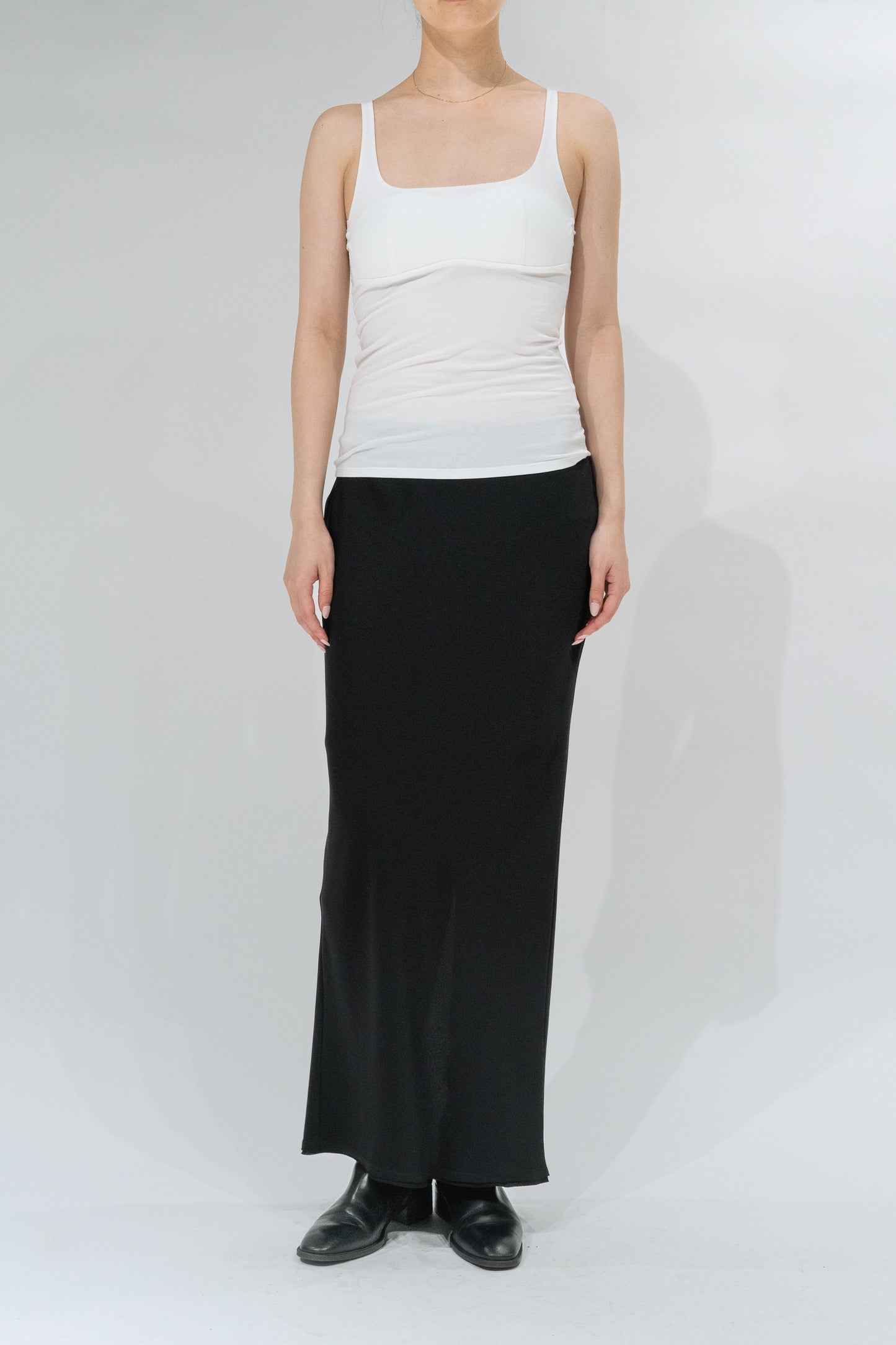 Phekda Narrow Skirt_black