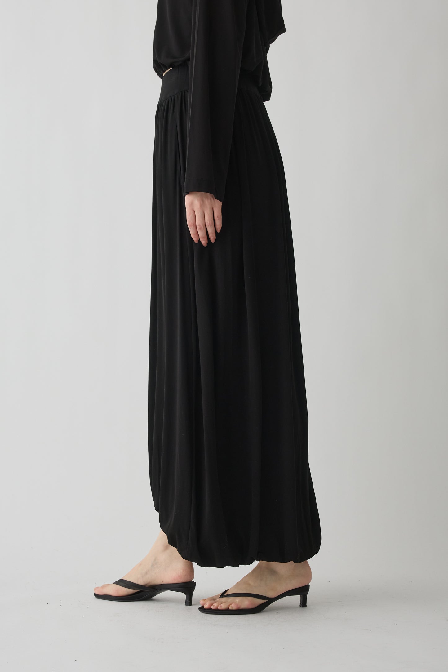 Kaitos Soft Volume Skirt_black