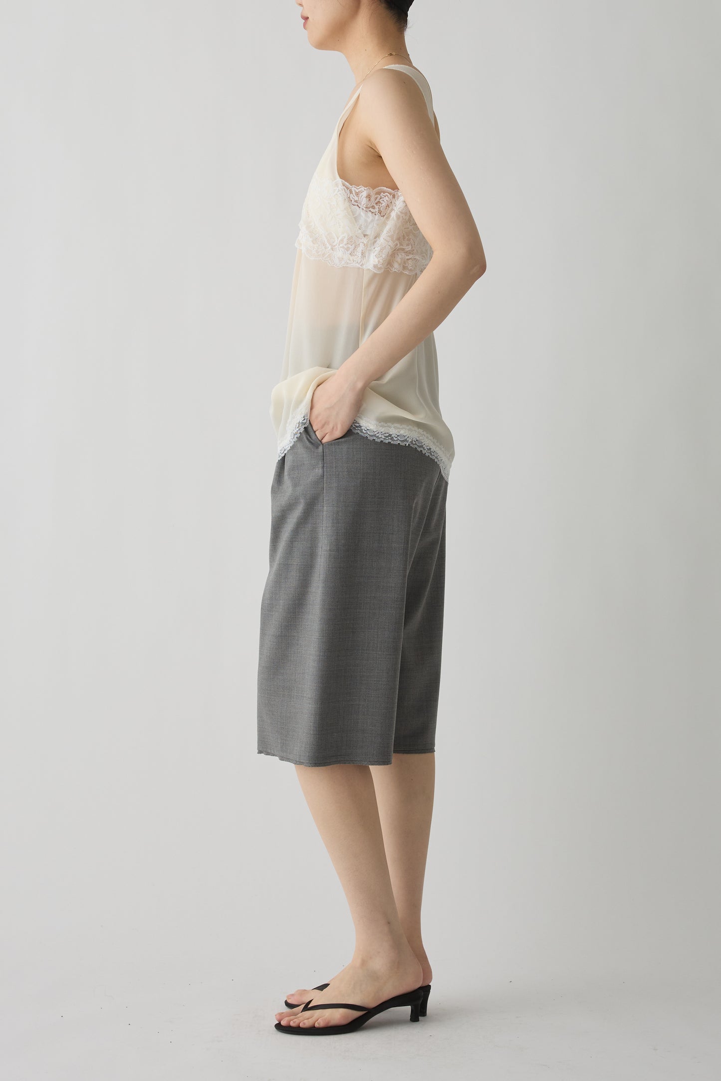 Aquarii  Pleated shorts_gray