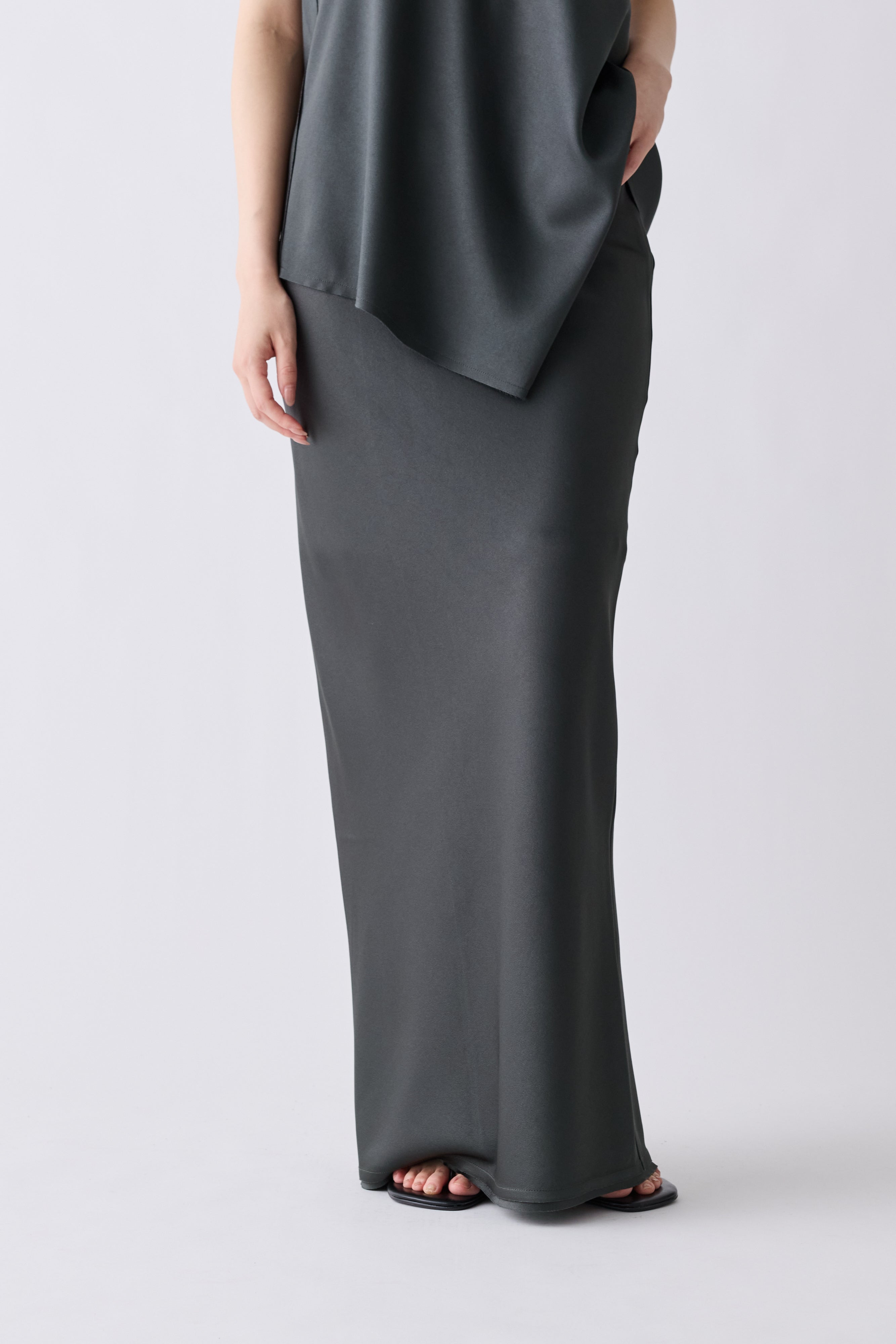 Phekda Narrow Skirt_Gray – PHERE