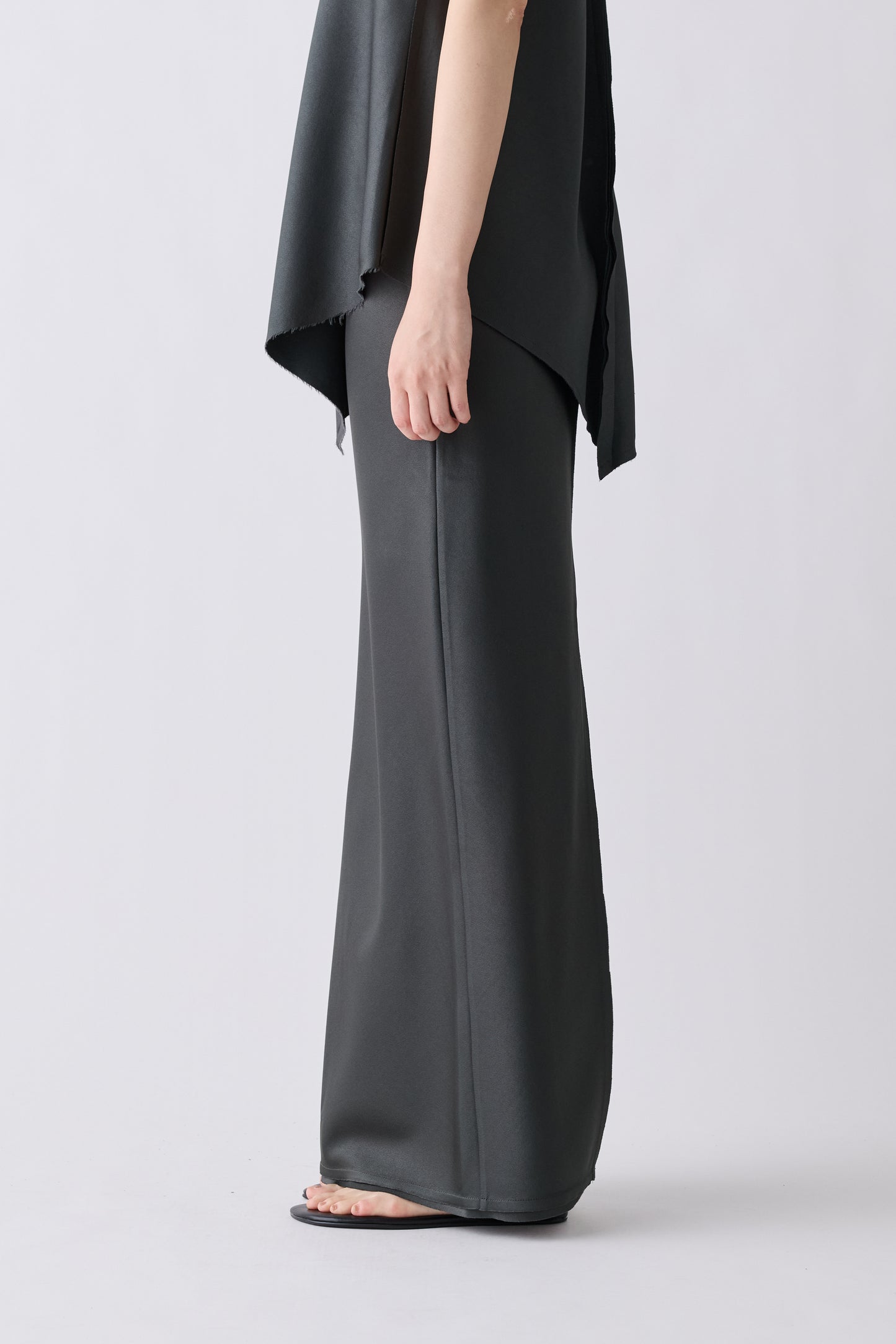 Phekda Narrow Skirt_Gray