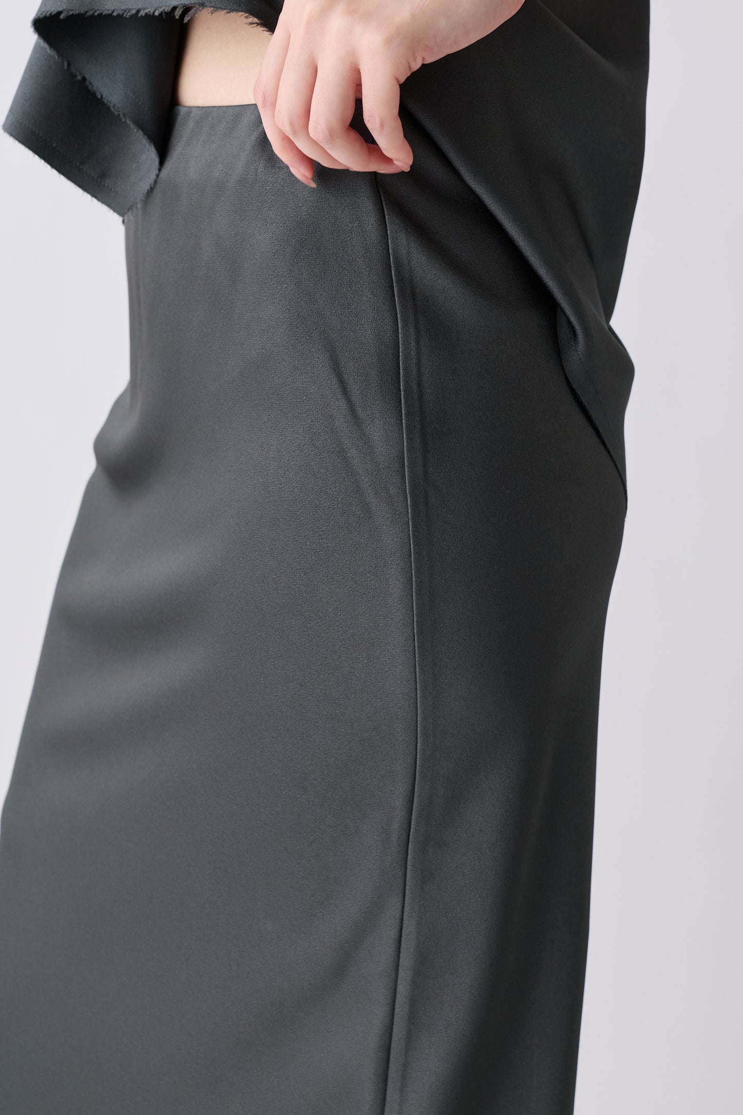 Phekda Narrow Skirt_Gray