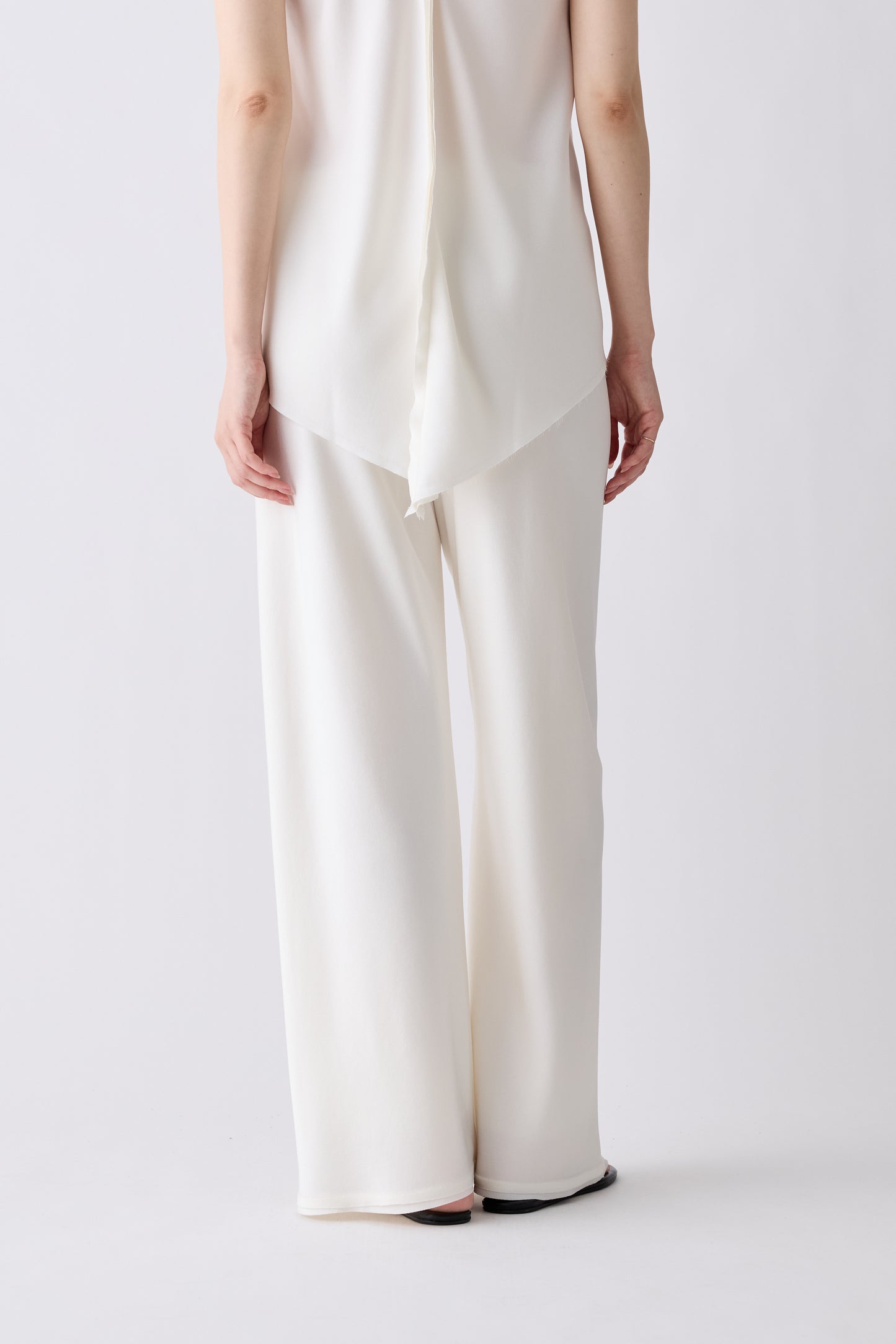 Phekda Pants_white