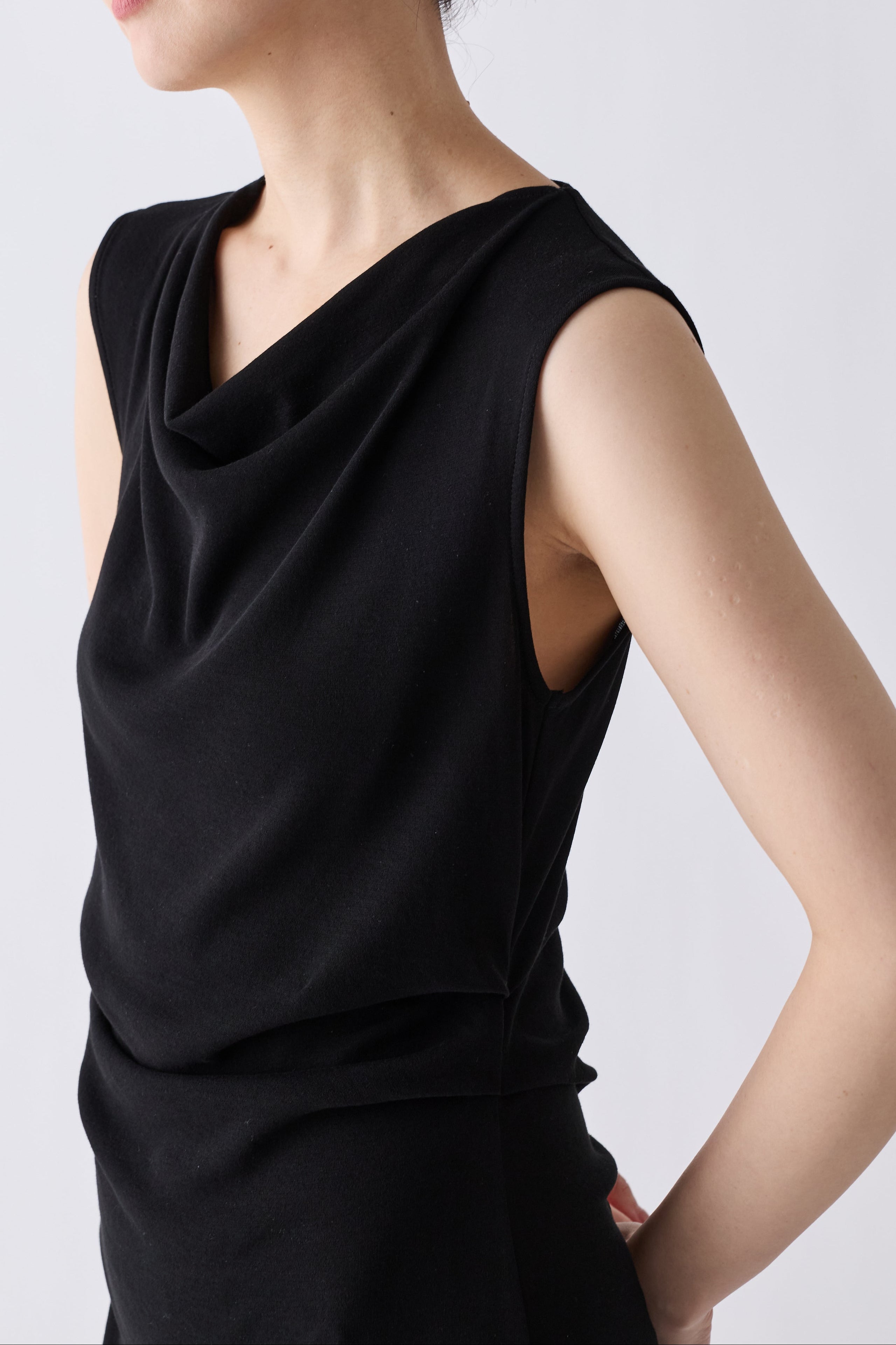 Scheat tuck NS dress – PHERE