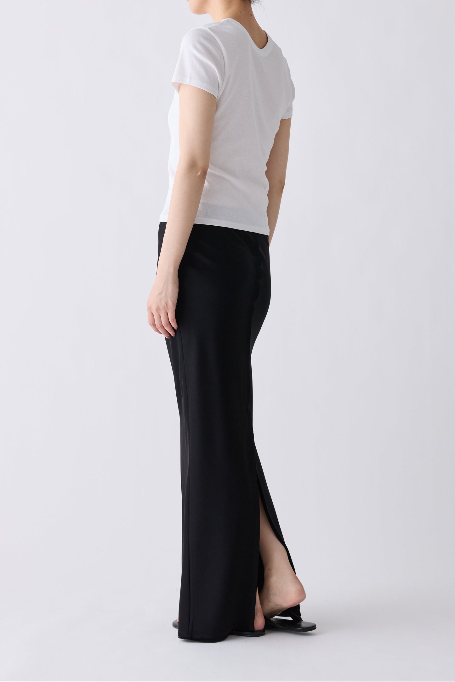 Phekda Narrow Skirt_black