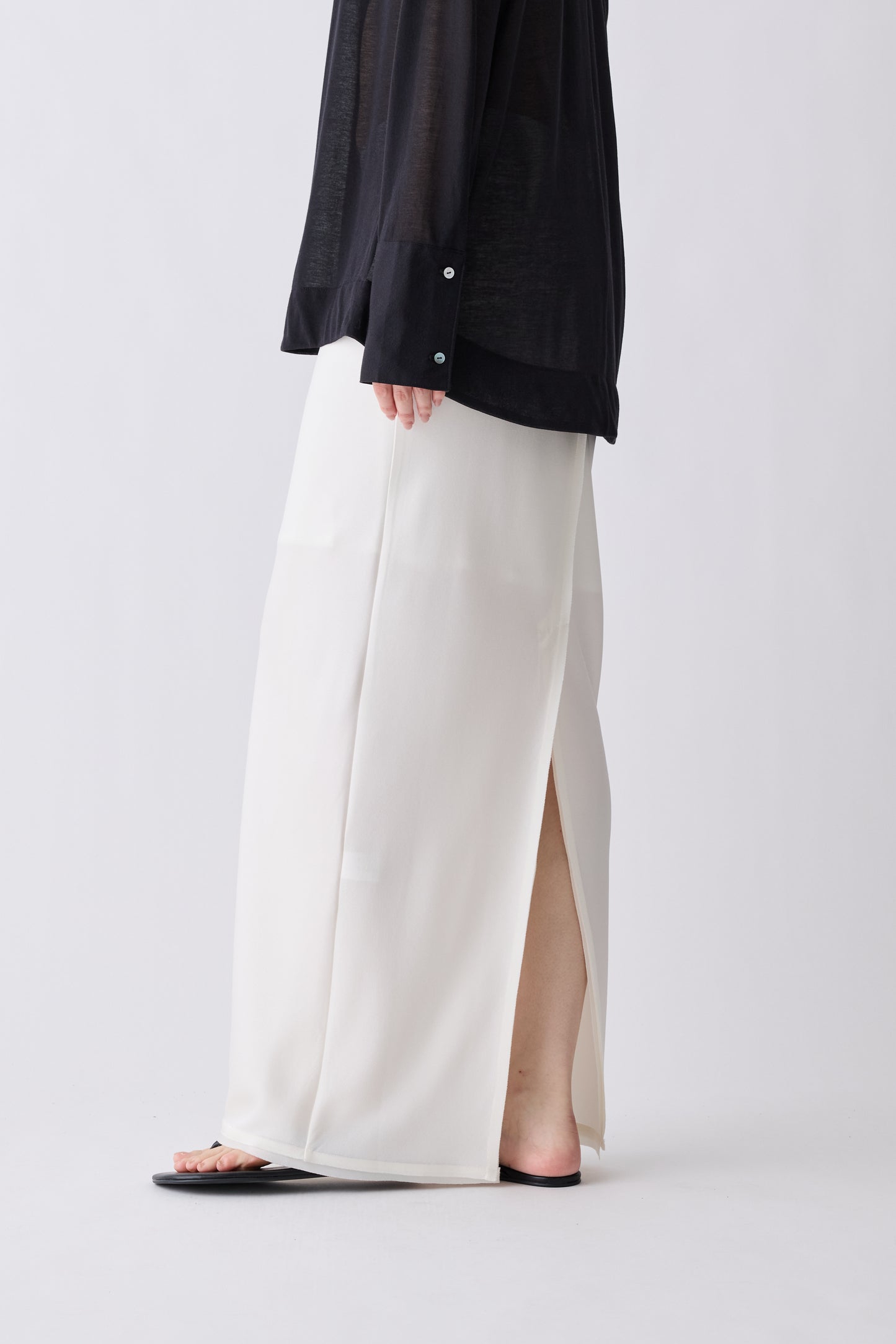 Phekda Narrow Skirt_white