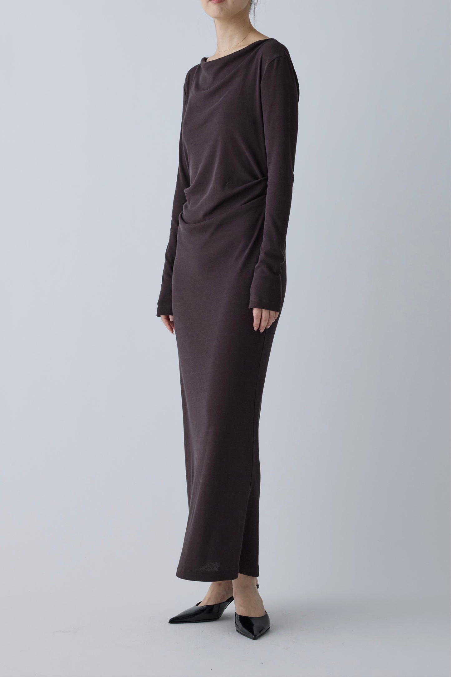Scheat tuck dress_ brown
