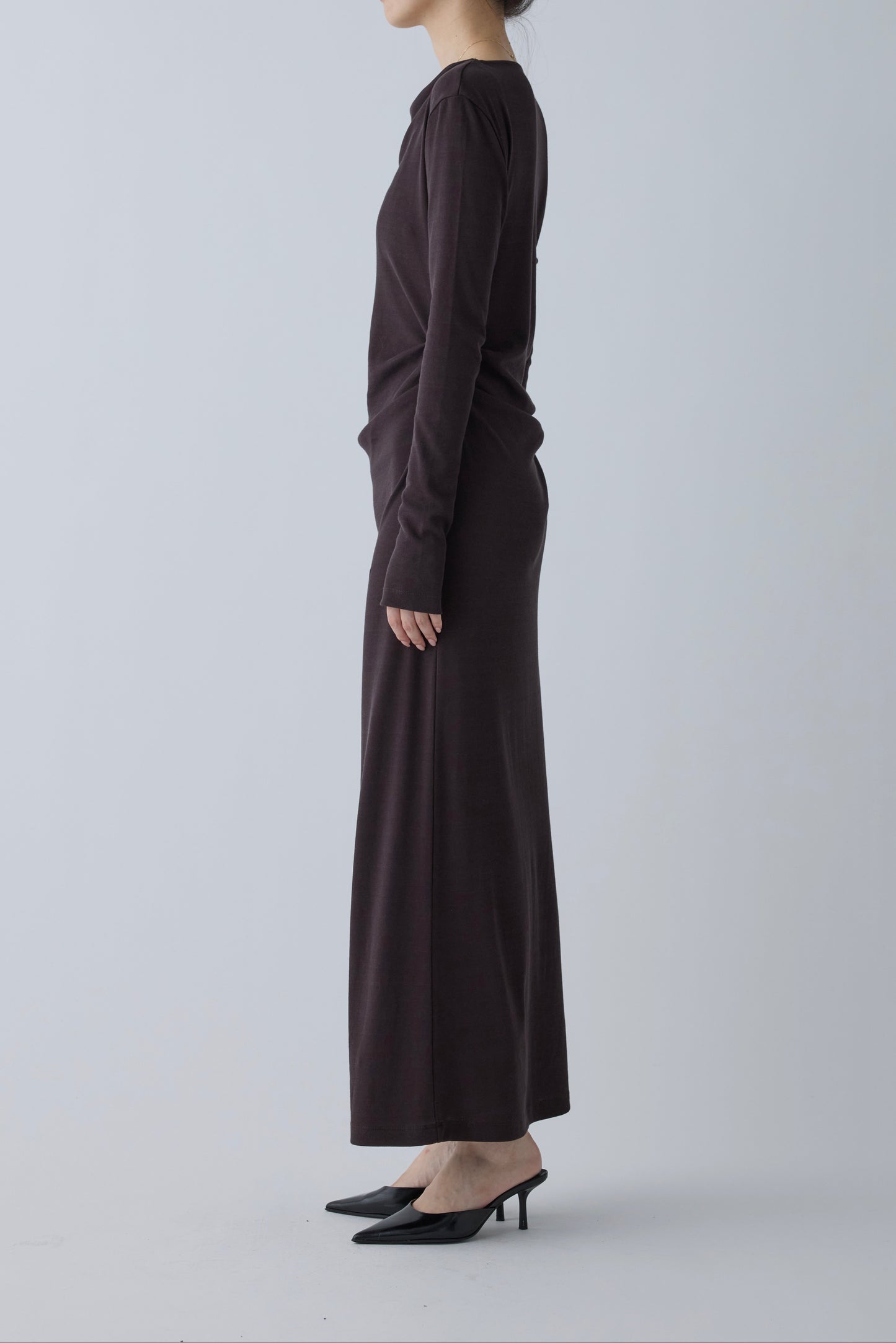 Scheat tuck dress_ brown