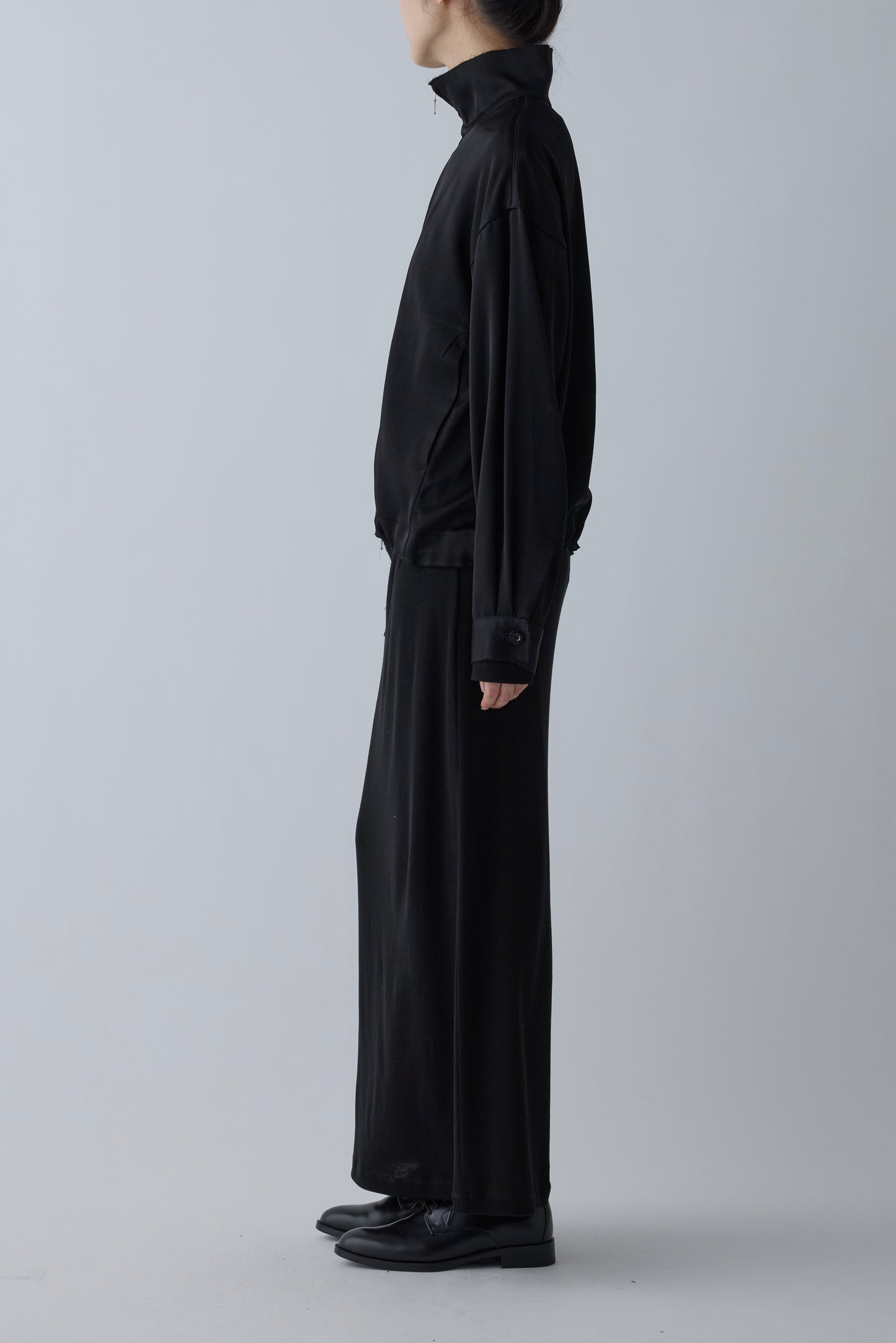 Phekda satin blouson_Black