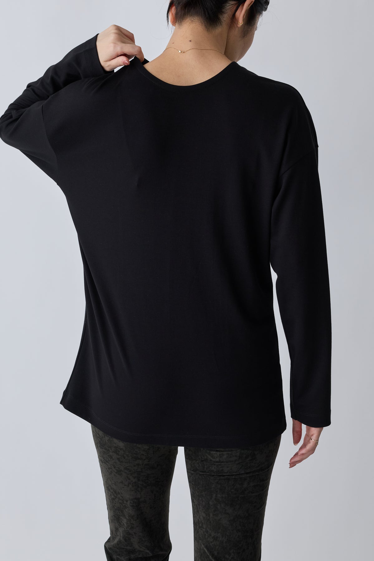 Nekkar 2way L/S tee_black