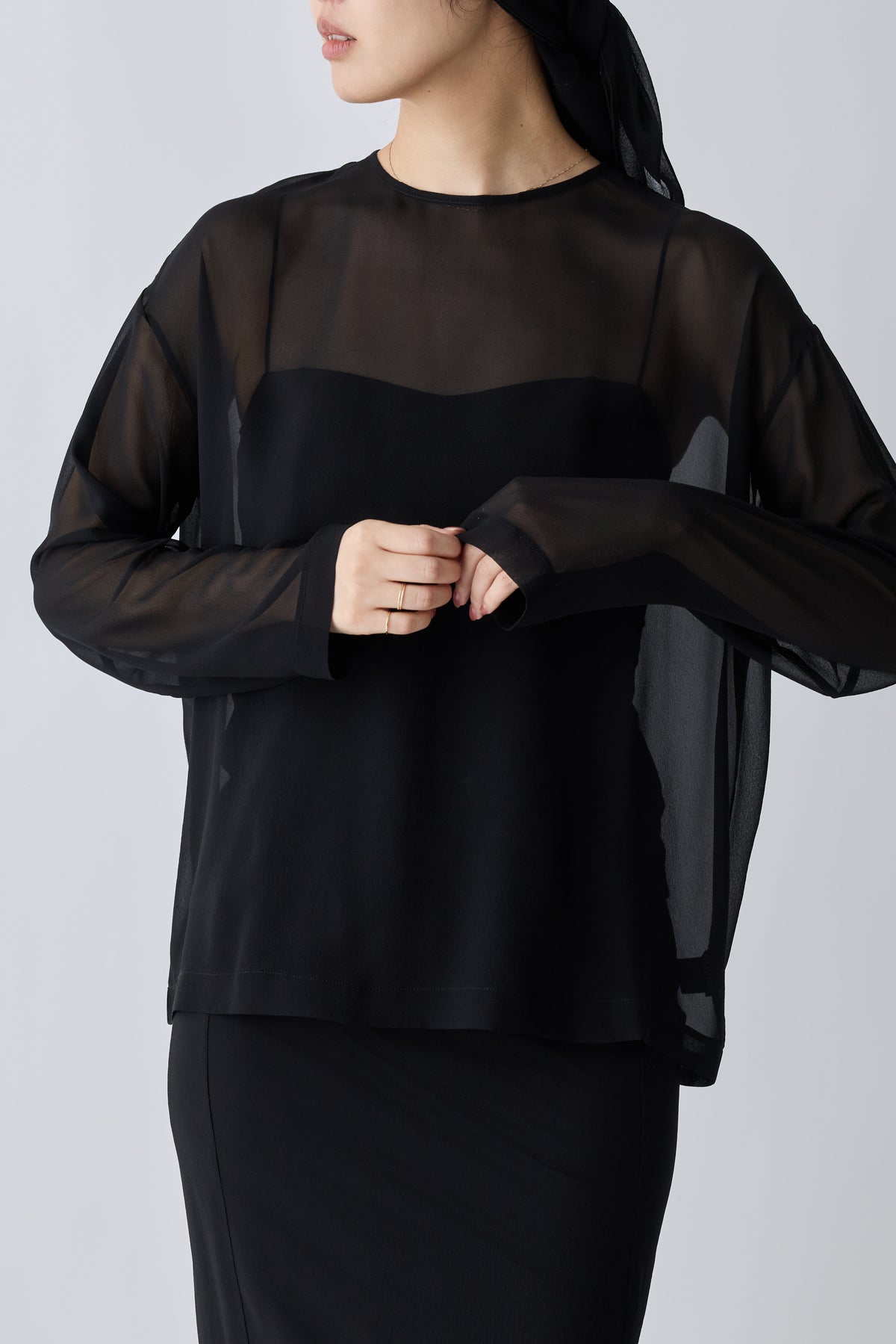Caroli silk sheer tops_black