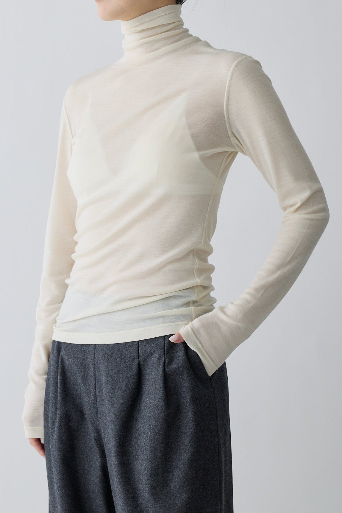 Bootis wool turtleneck tops_white