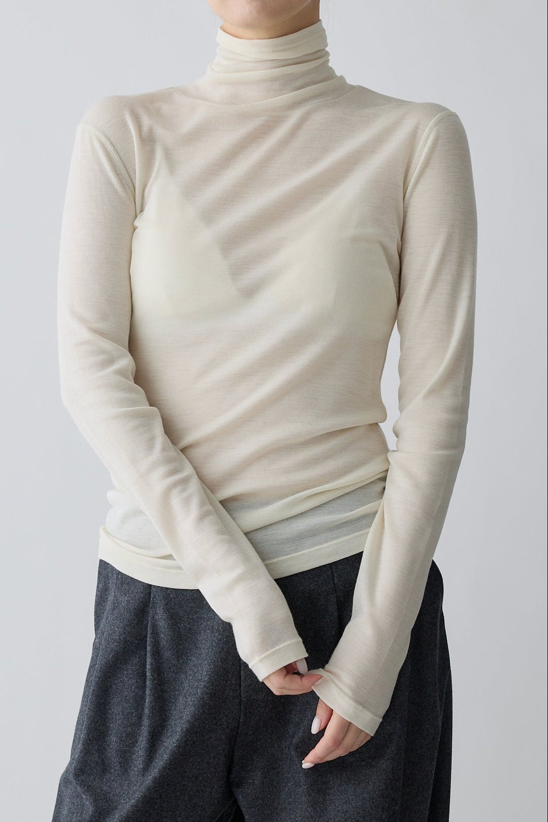 Bootis wool turtleneck tops_white