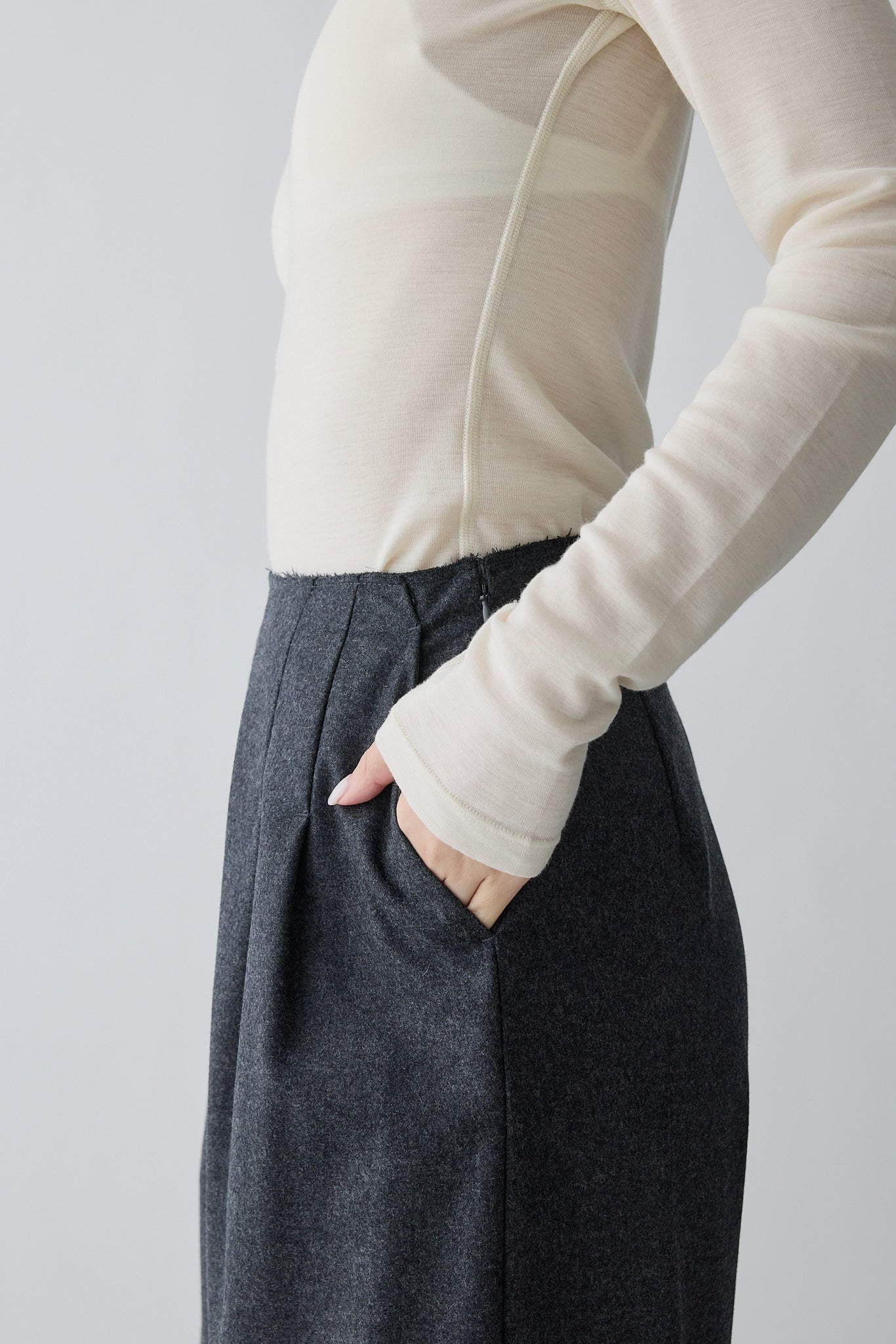 Alula tuck wide Pants _ gray