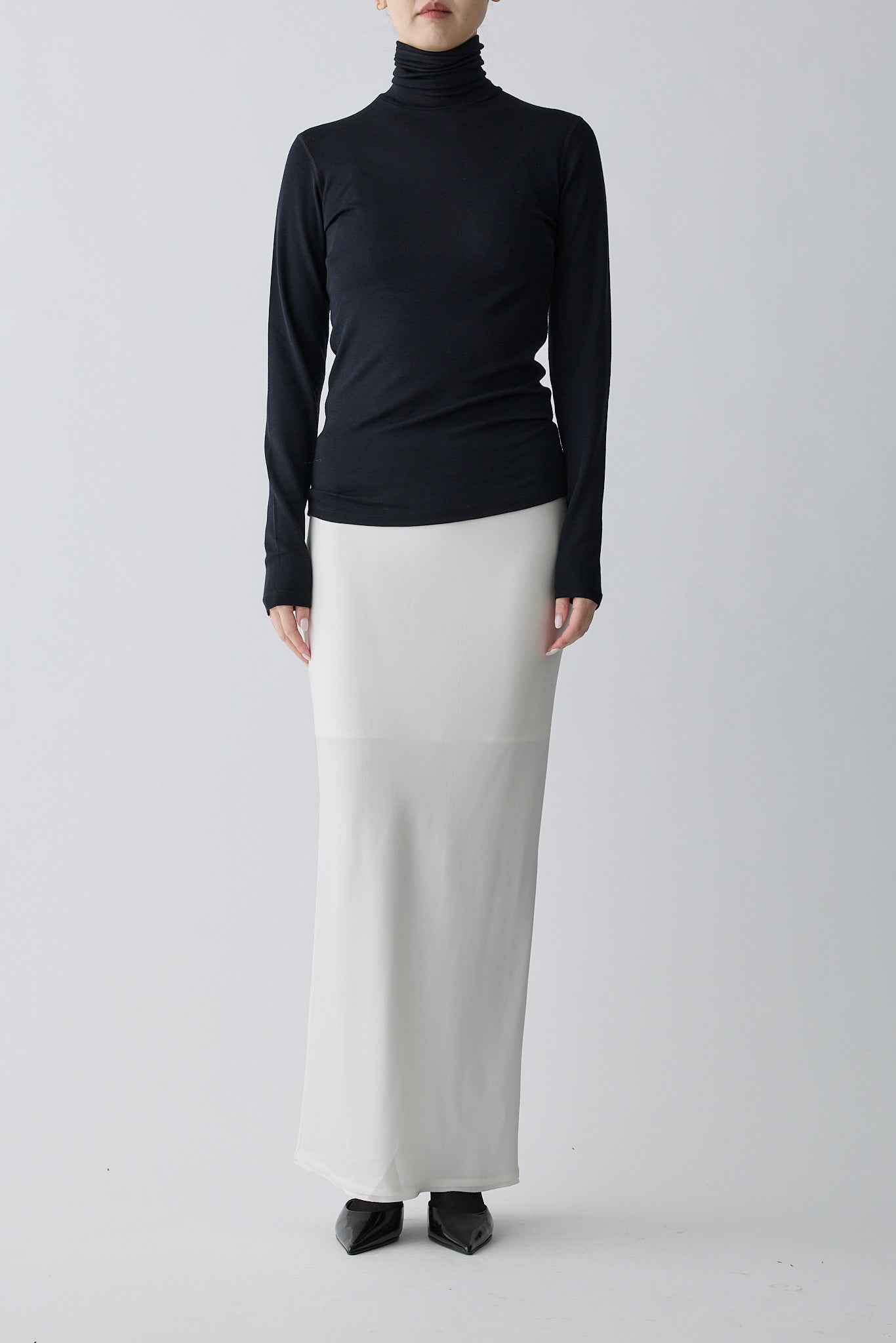 Phekda Narrow Skirt_white