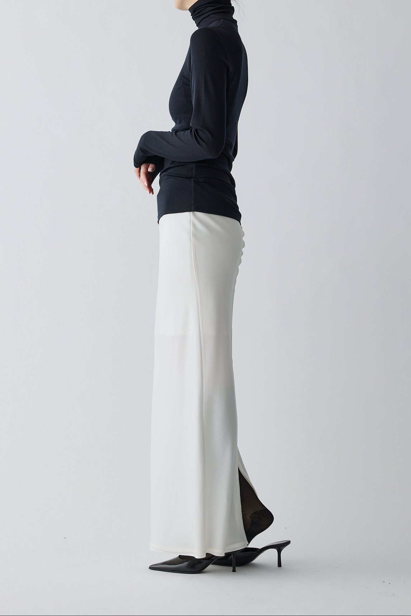Phekda Narrow Skirt_white
