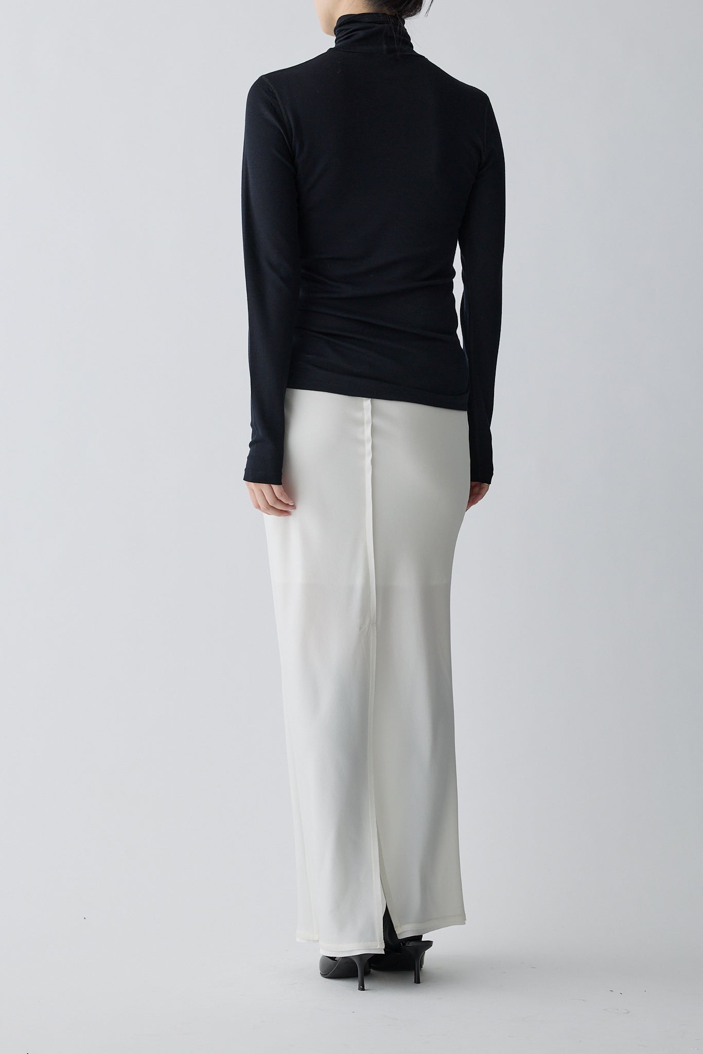 Phekda Narrow Skirt_white