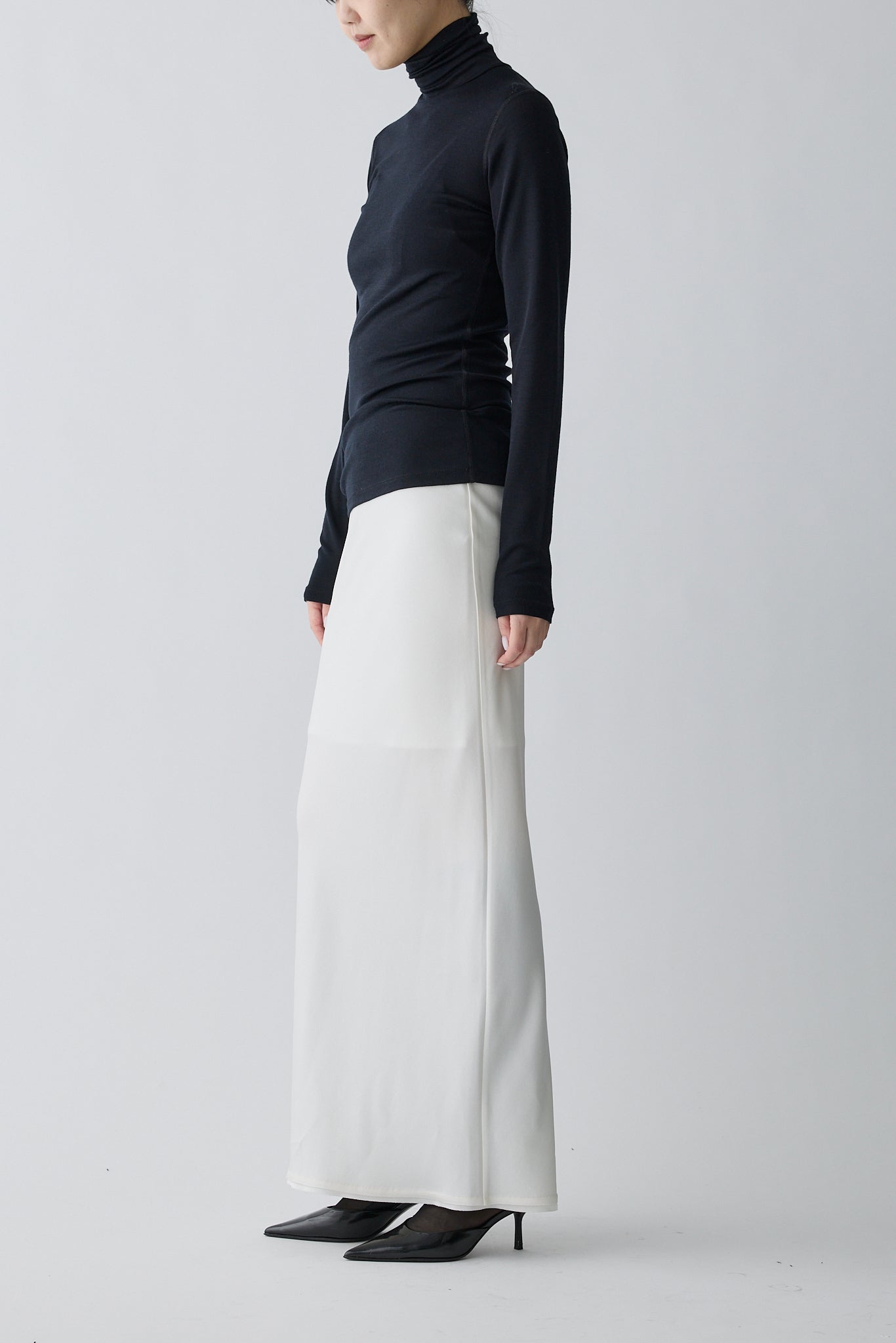 Phekda Narrow Skirt_white