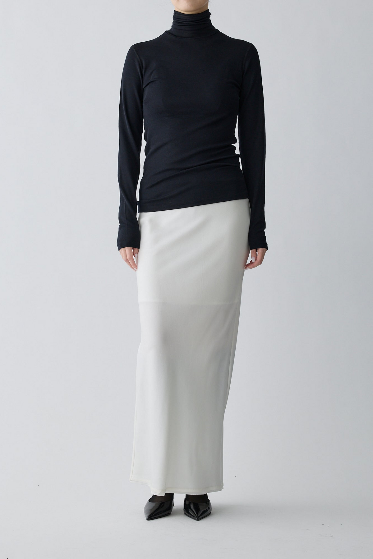 Phekda Narrow Skirt_white