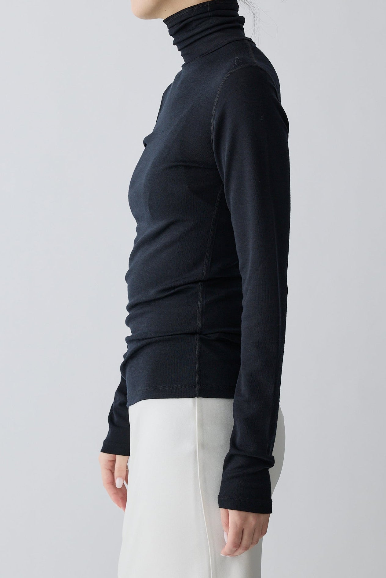 Bootis wool turtleneck tops_Black