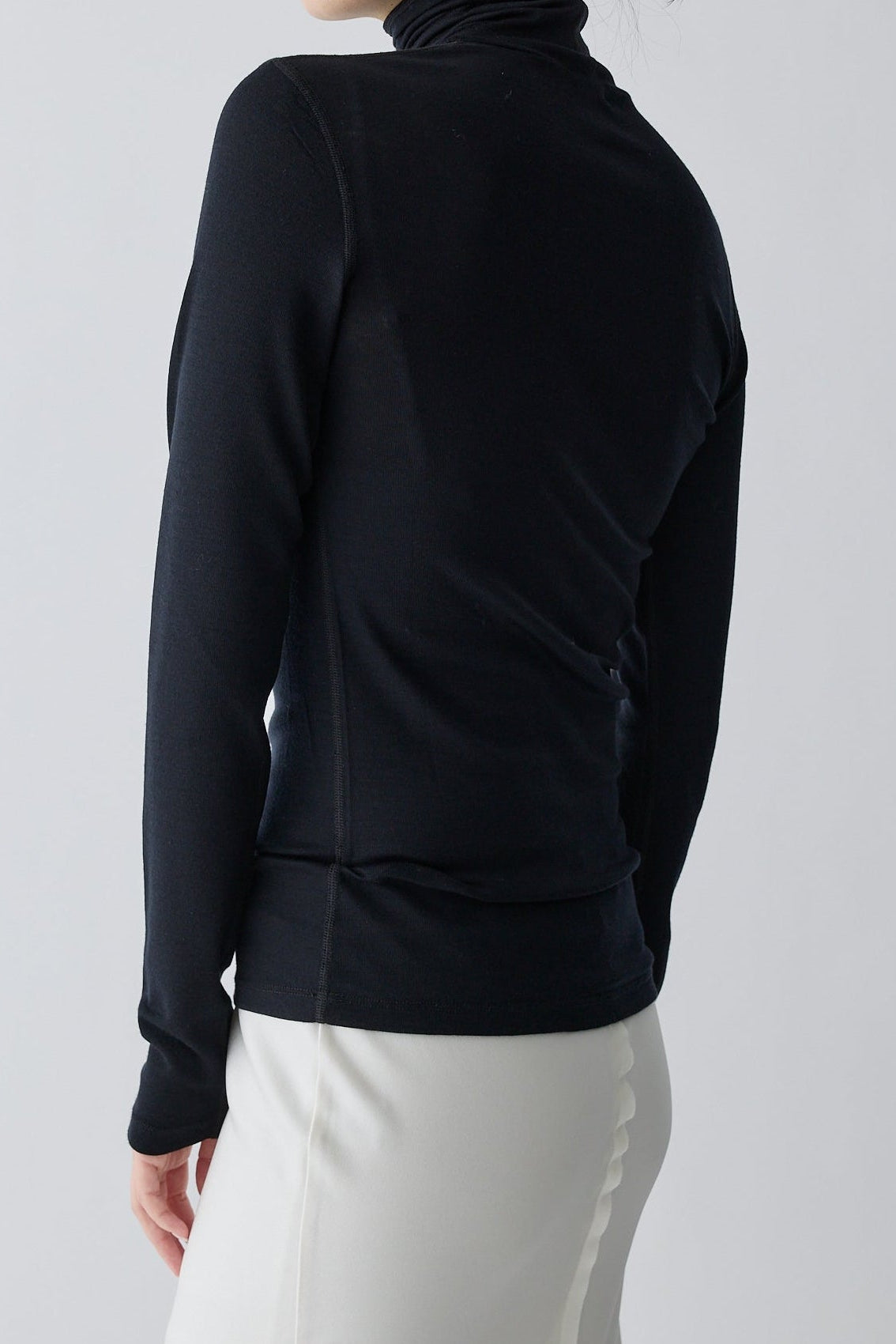 Bootis wool turtleneck tops_Black