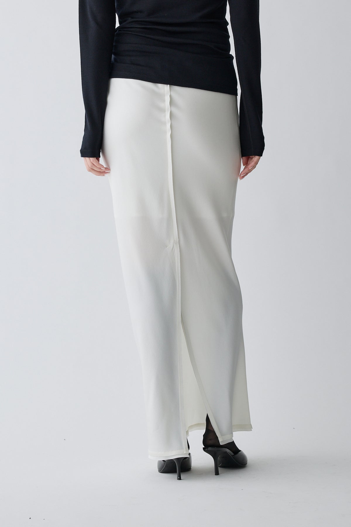 Phekda Narrow Skirt_white
