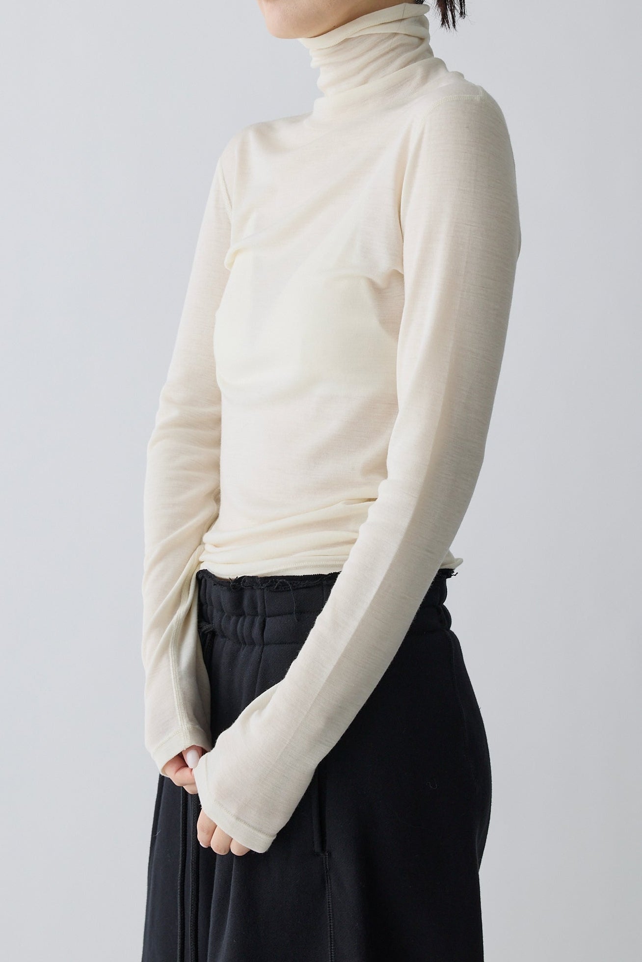 Bootis wool turtleneck tops_white