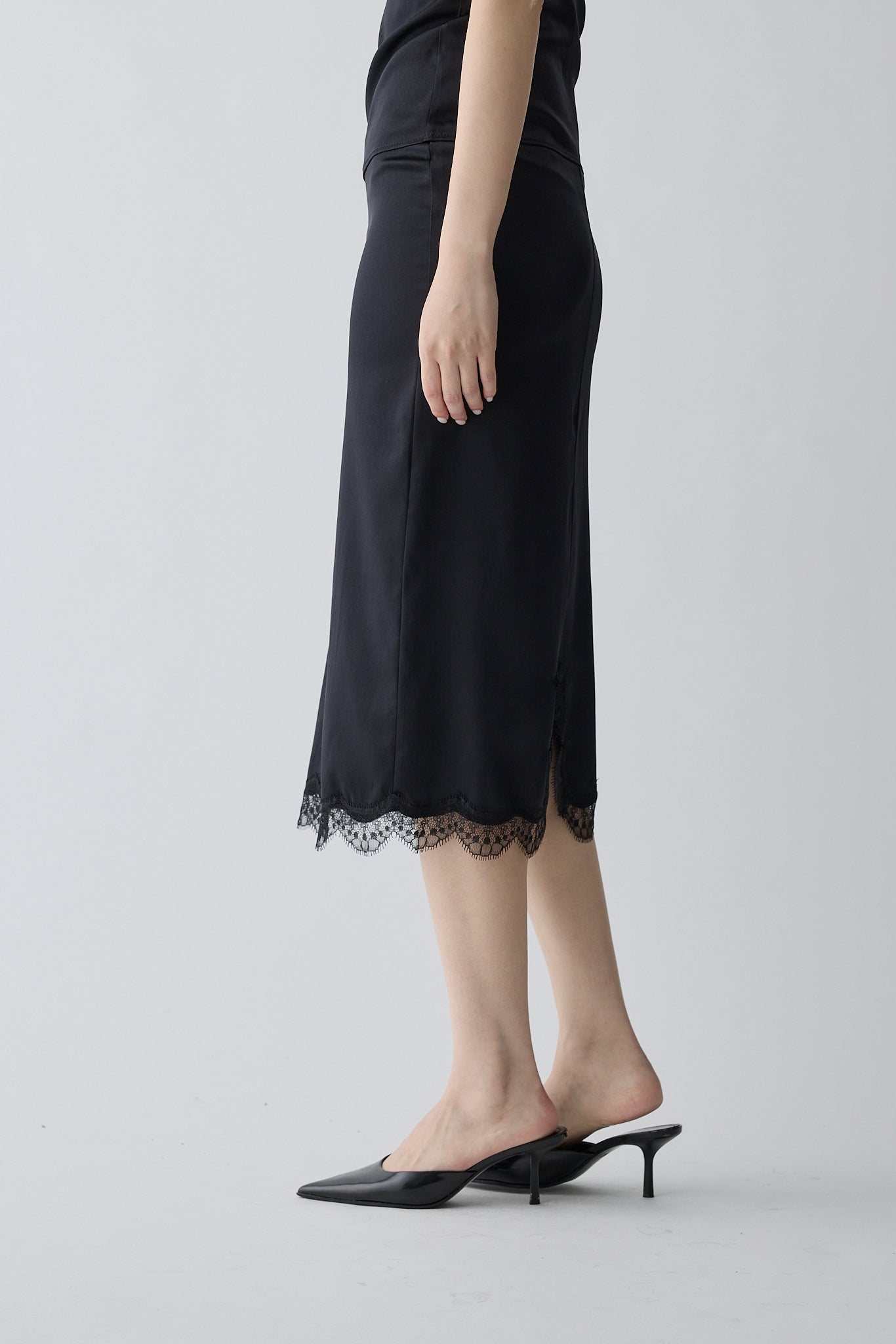 Kaus silk slip skirt_black