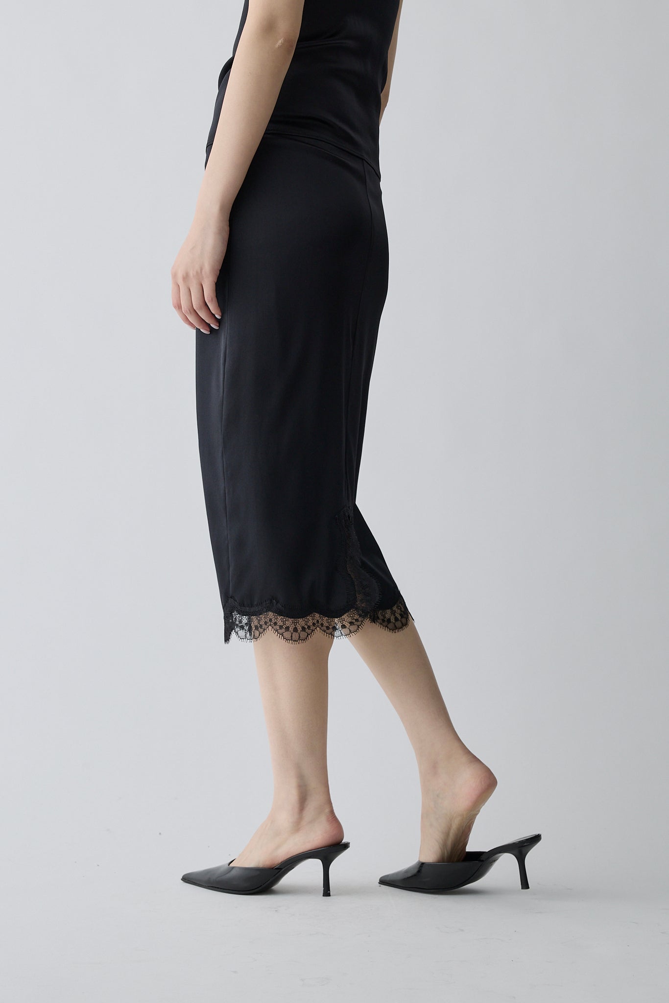 Kaus silk slip skirt_black