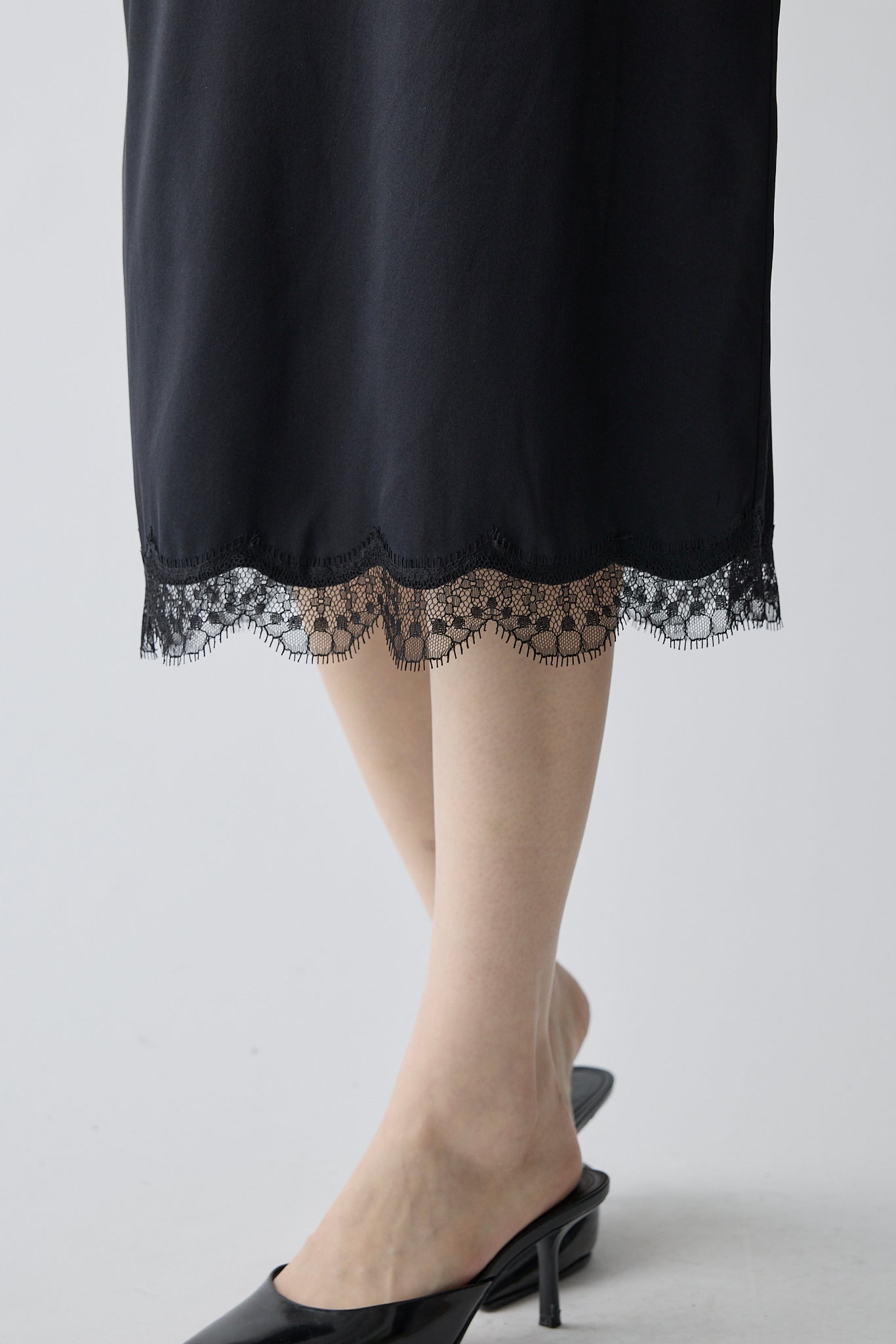 Kaus silk slip skirt_black