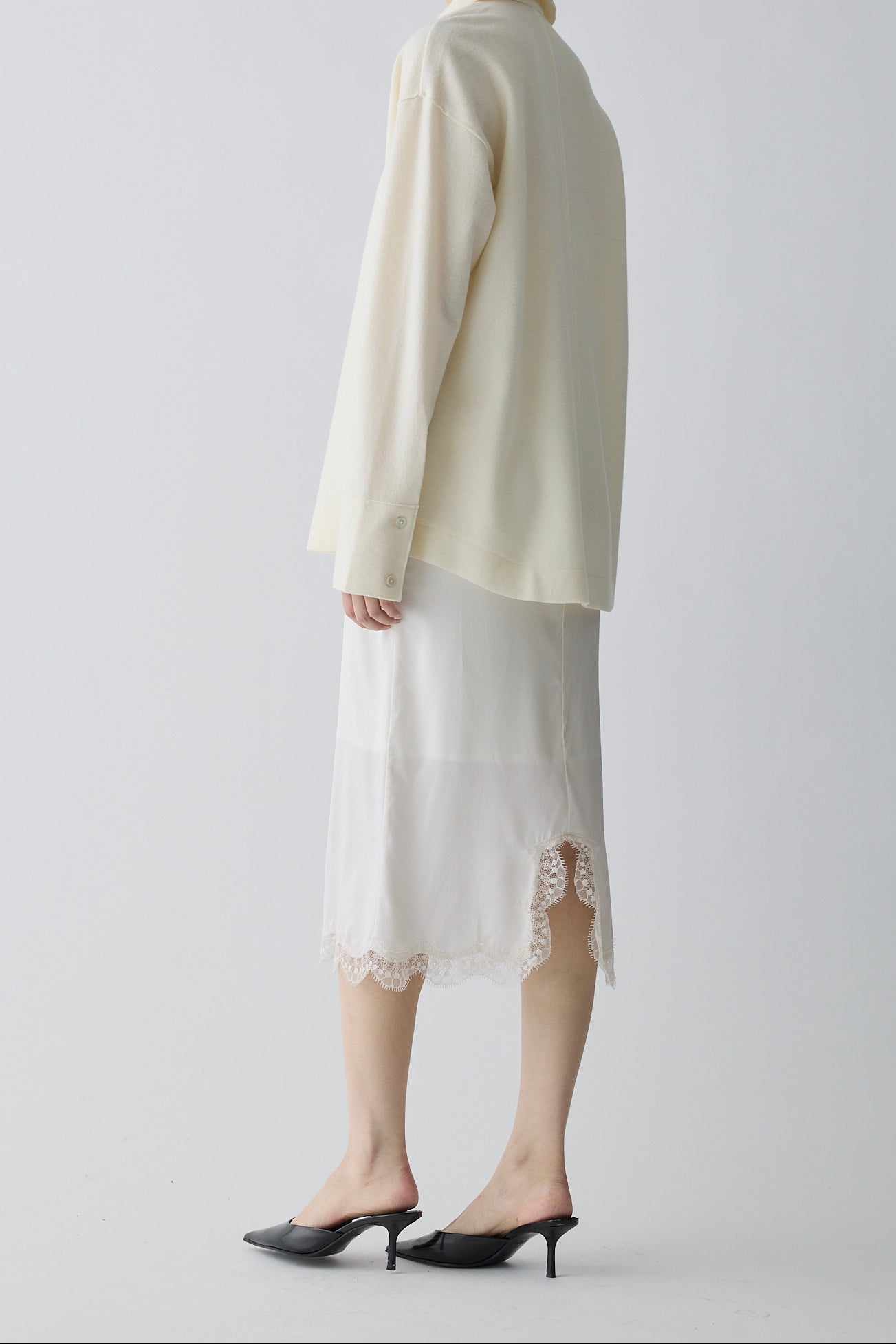Kaus silk slip skirt_White