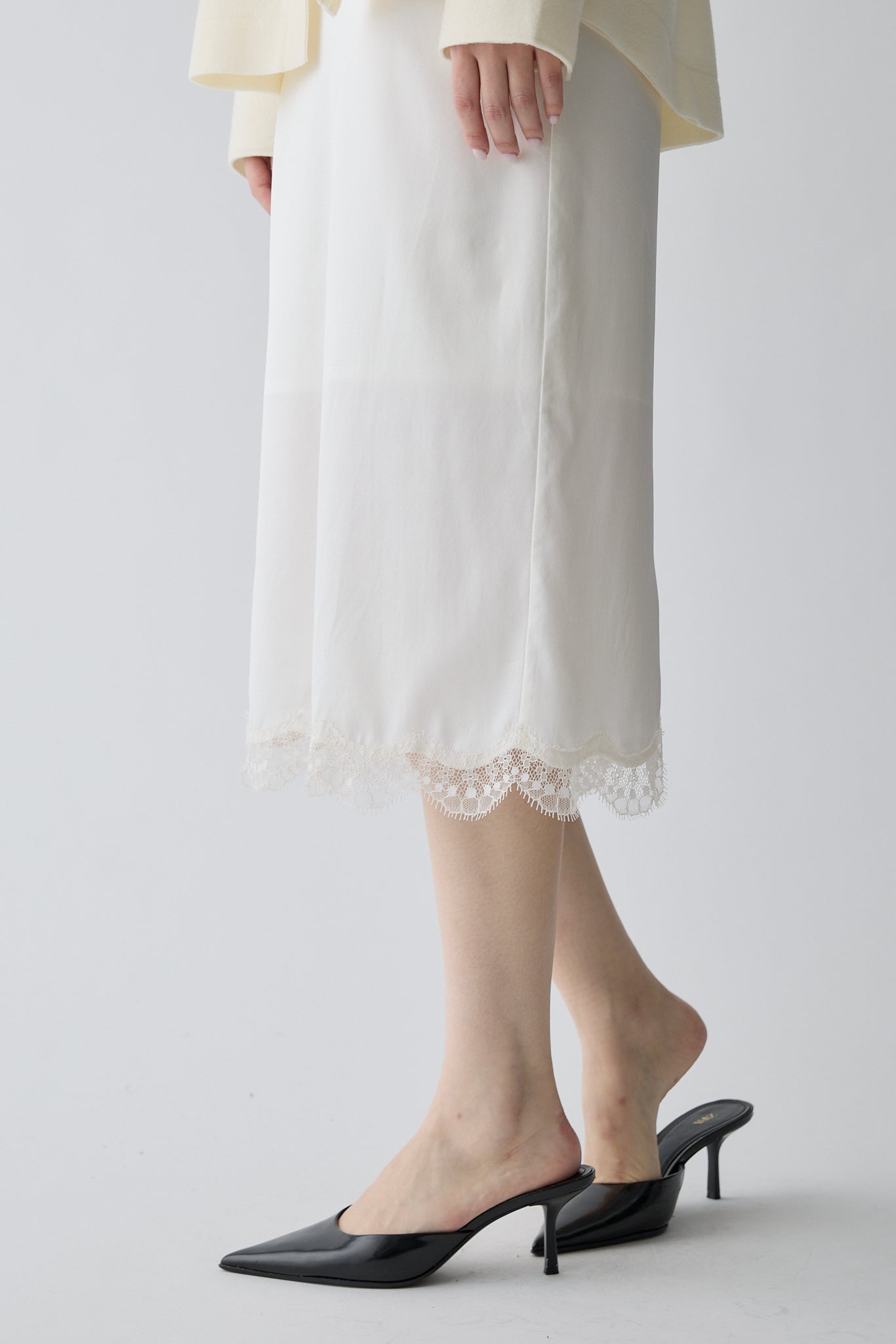 Kaus silk slip skirt_White
