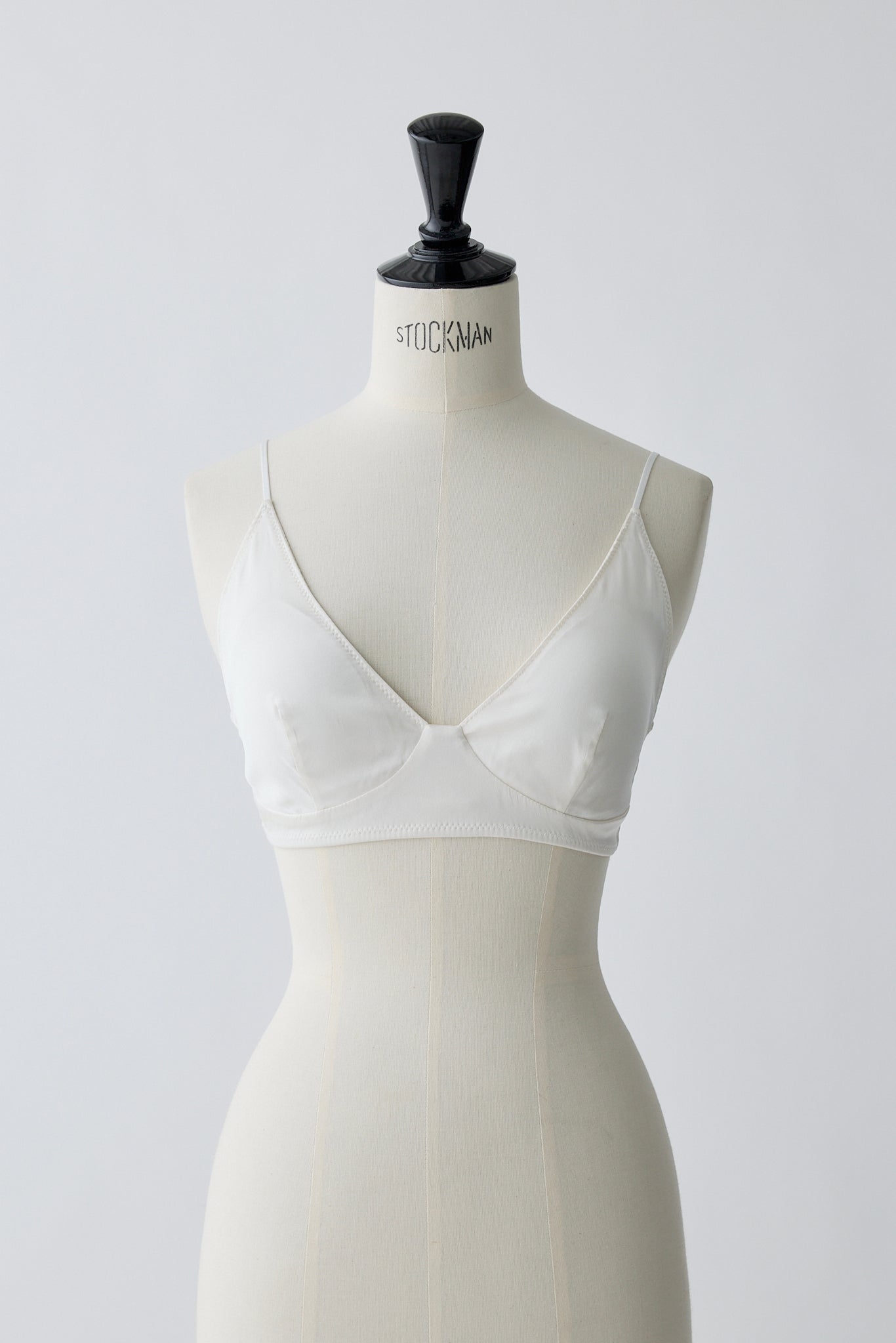 Kaus silk bra_white