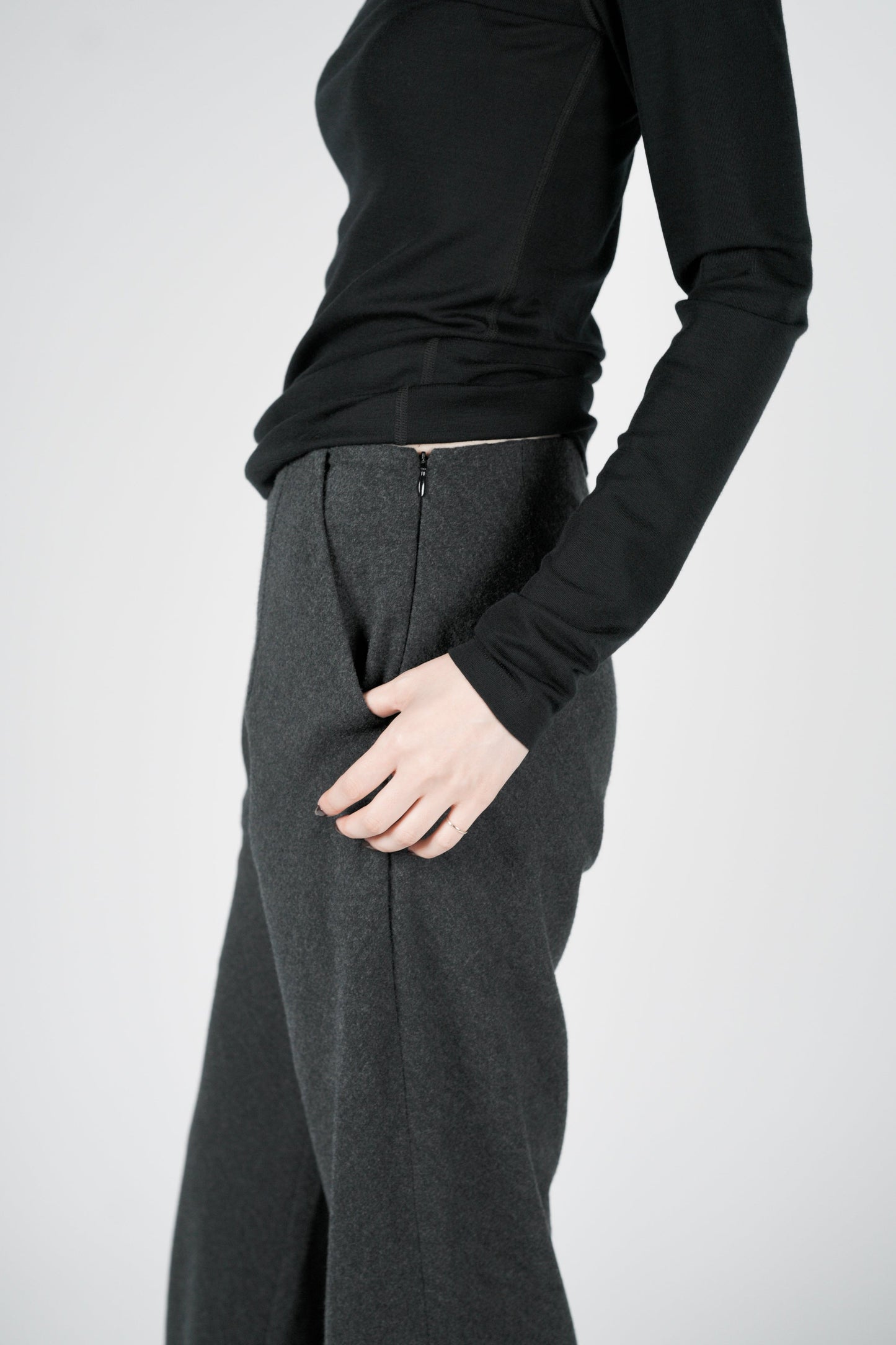 Lupi wool semiflare pants_Gray