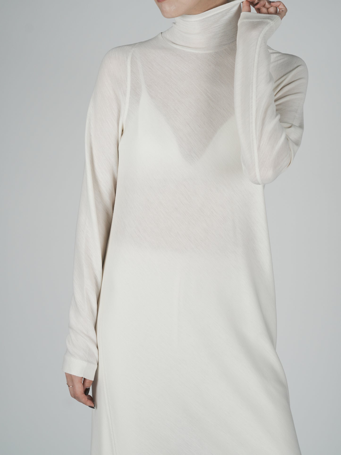 Bootis wool turtleneck dress_white