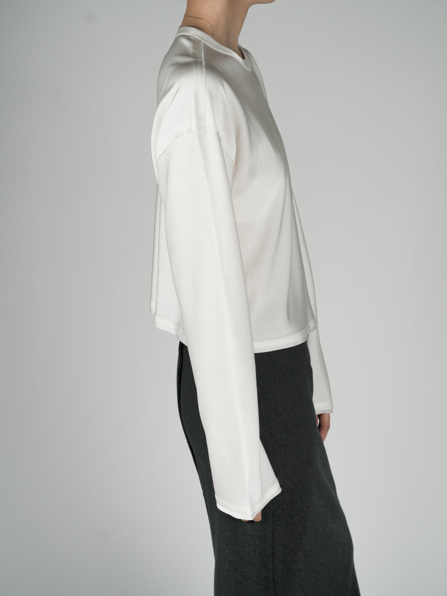 Phekda Reversible Pullover_White