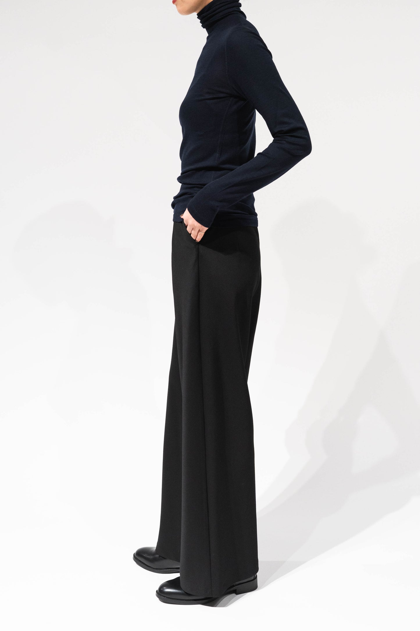 Salm curve pants_black