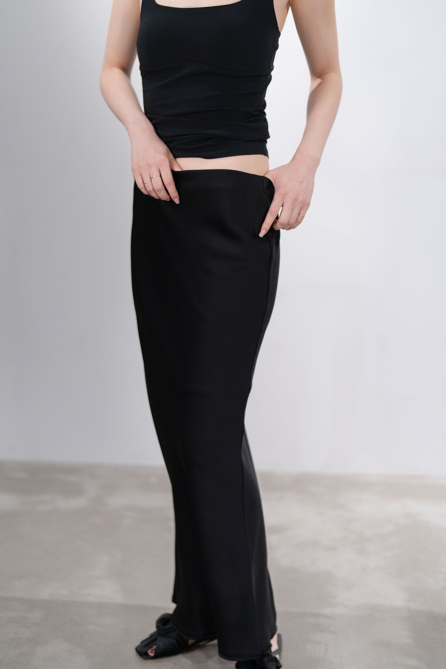 Caeli Narrow Skirt_Black