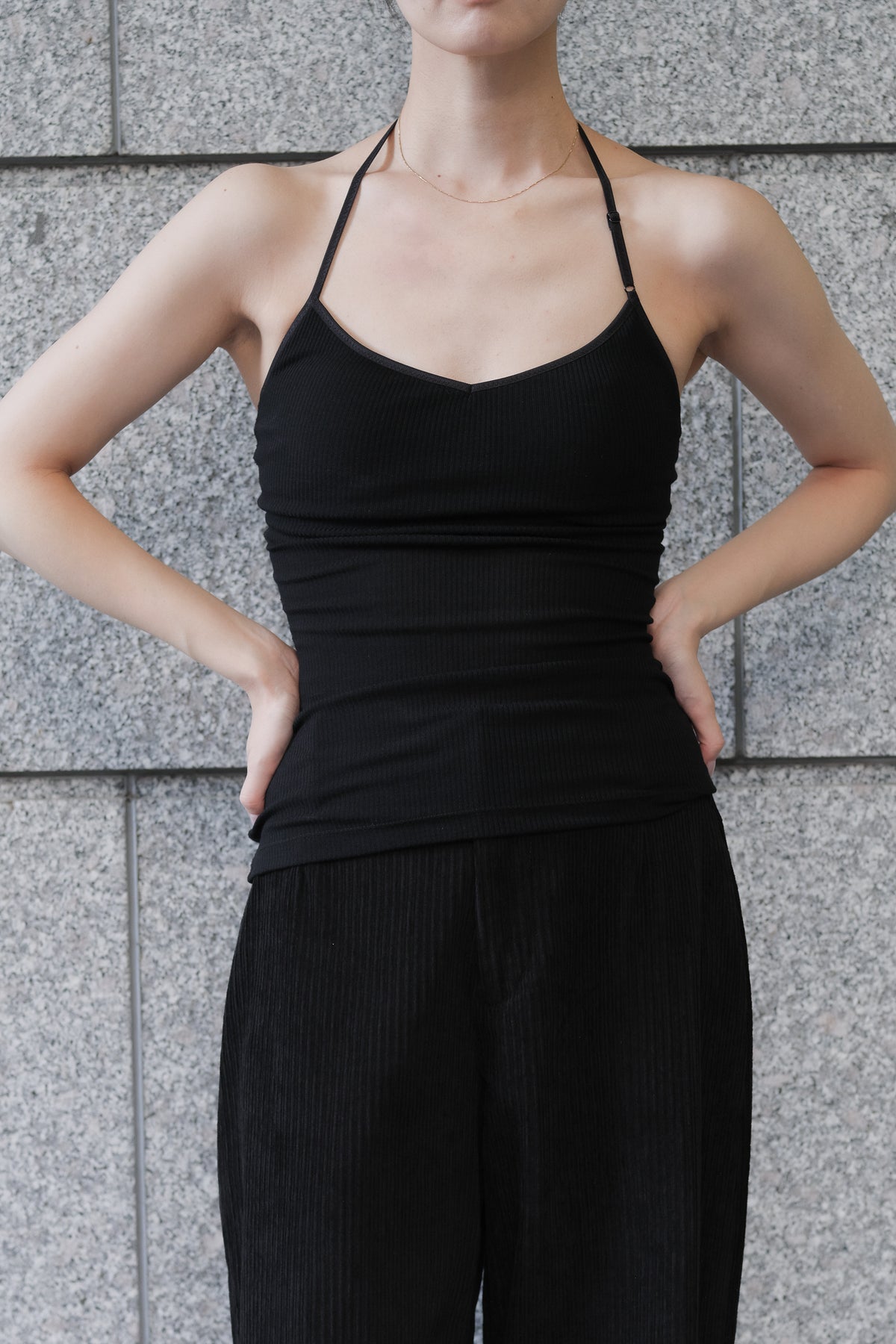 Nekkar rib halter tops_black