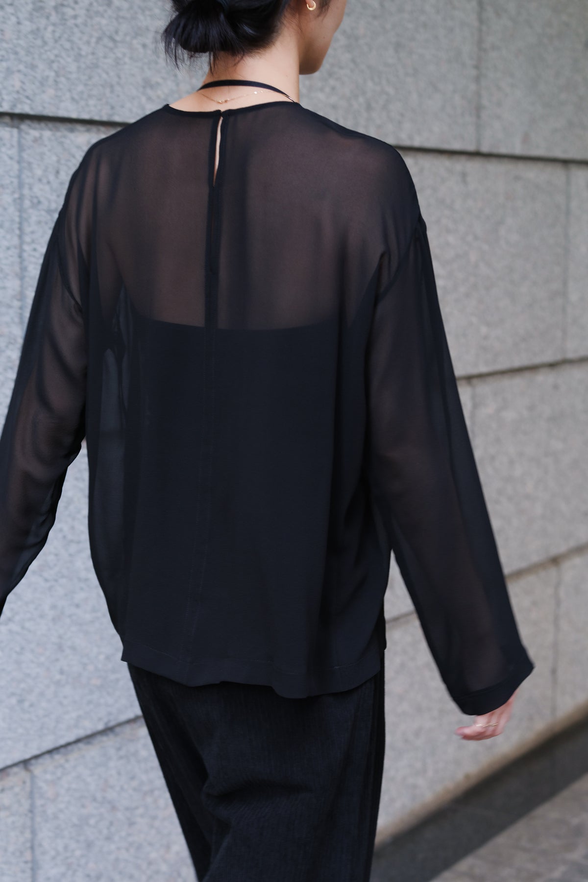Caroli silk sheer tops_black