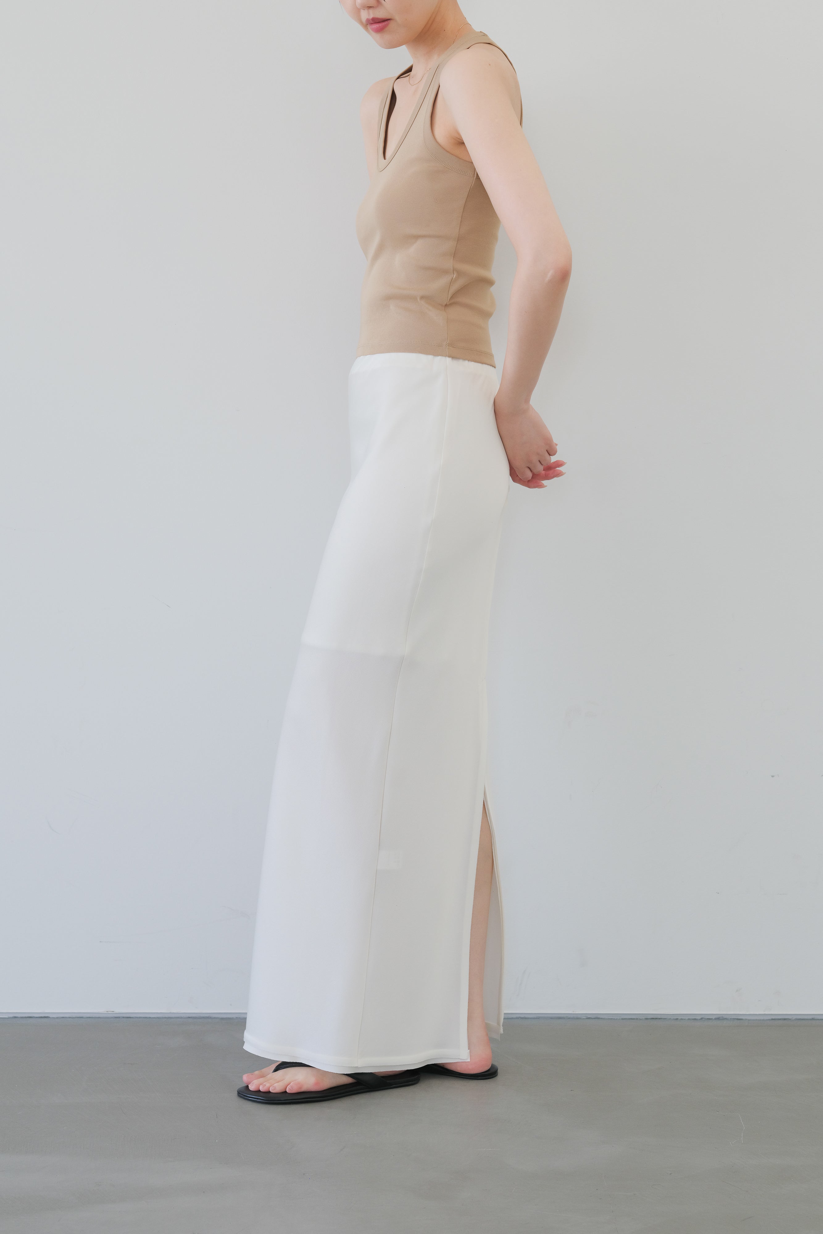 Phekda Narrow Skirt_white – PHERE