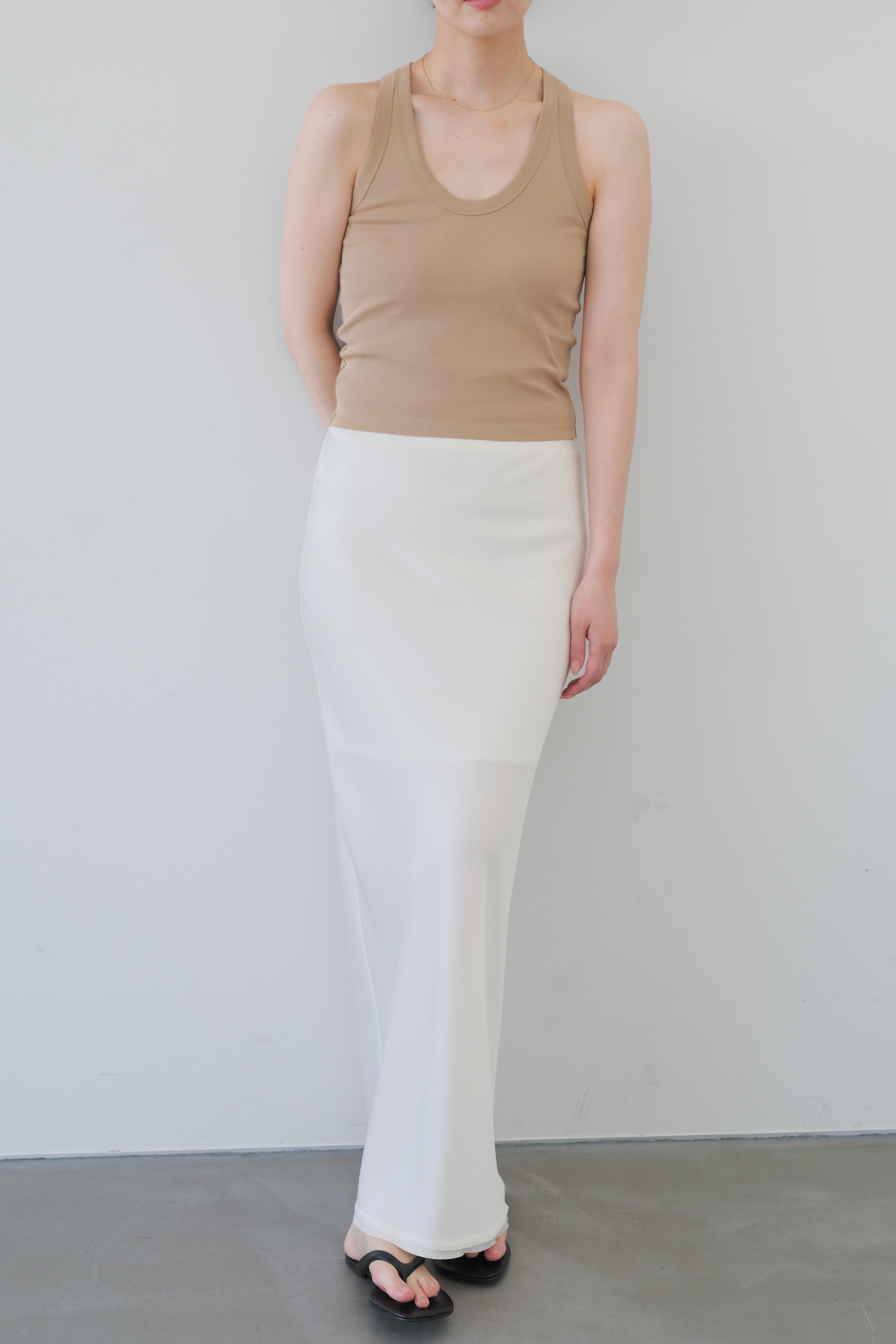 Phekda Narrow Skirt_white – PHERE