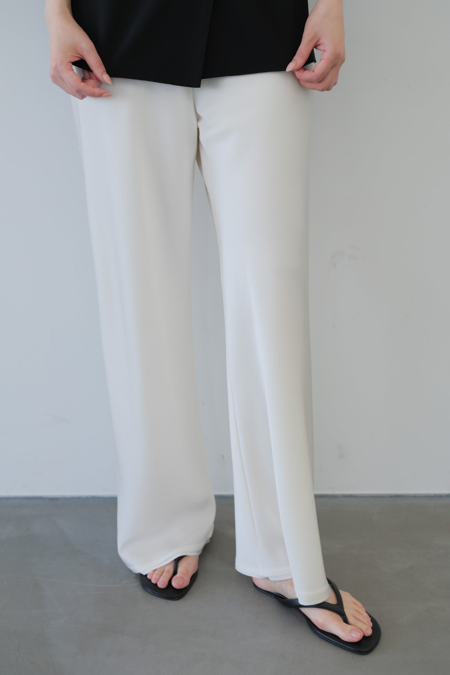 Phekda Pants_white