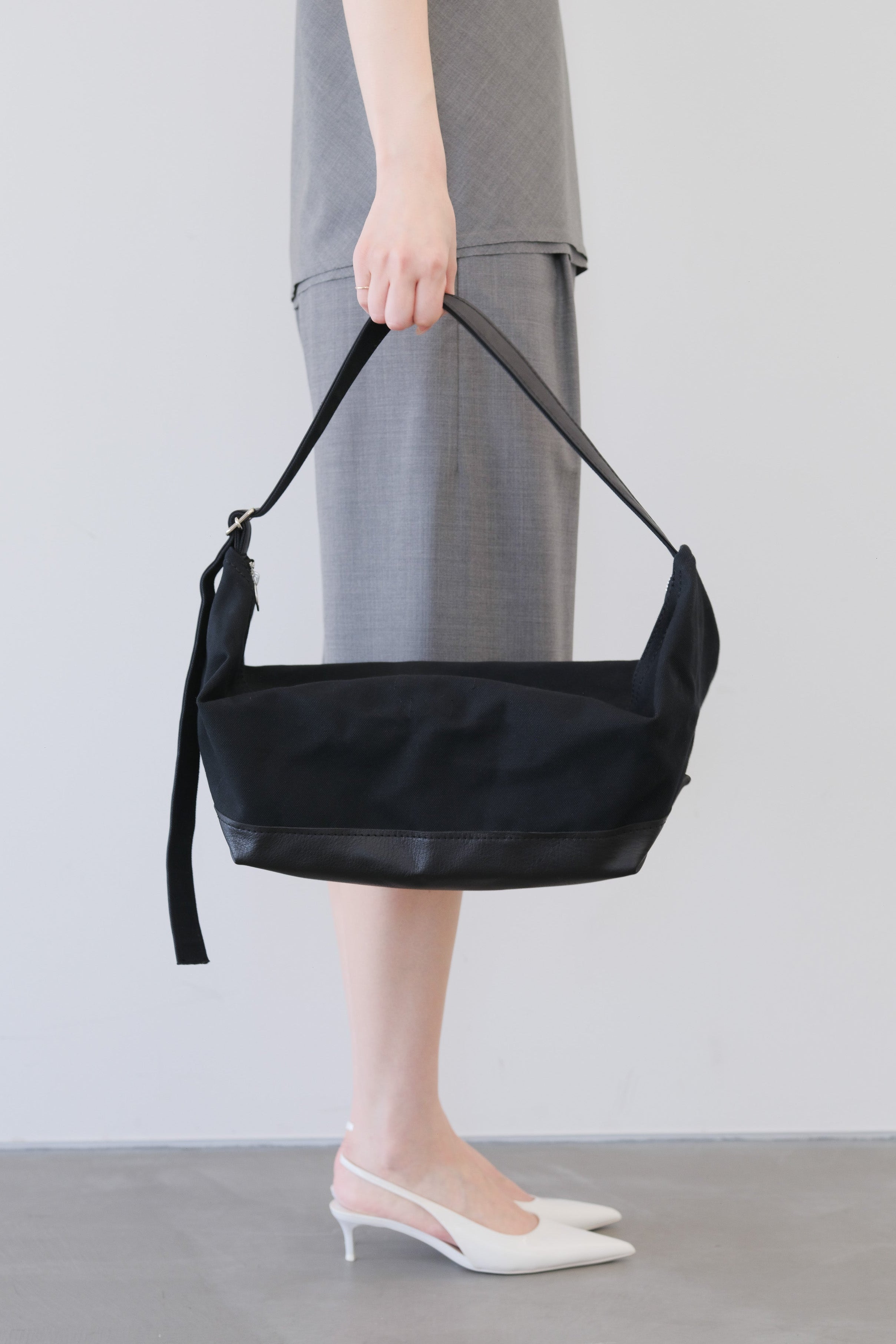 PHERE x TEMBEA BANANA TOTE_Black