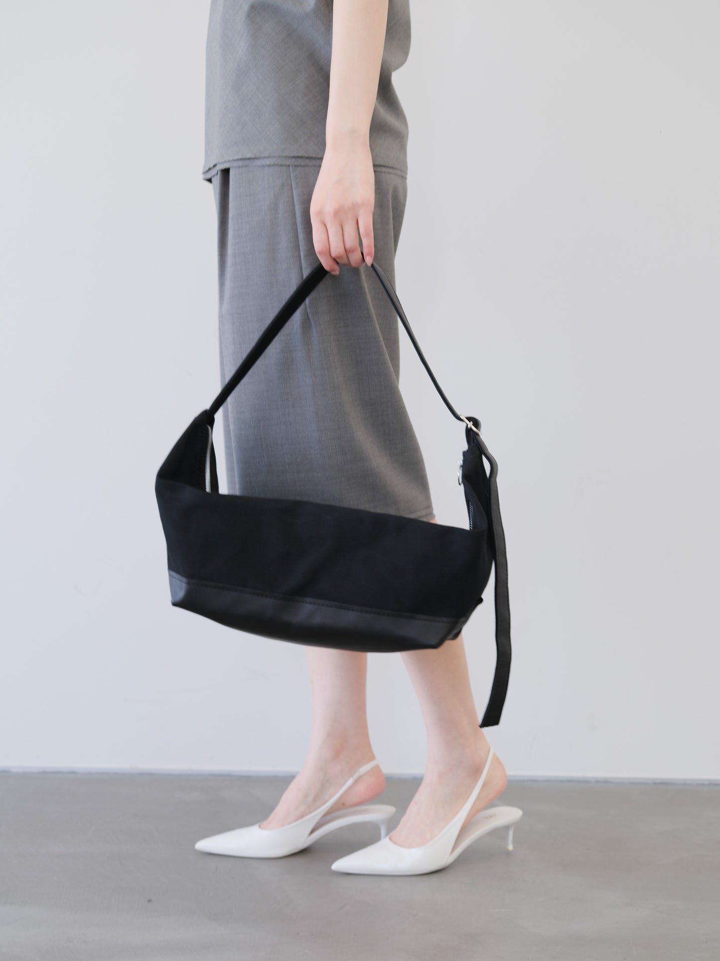 PHERE x TEMBEA BANANA TOTE_Black