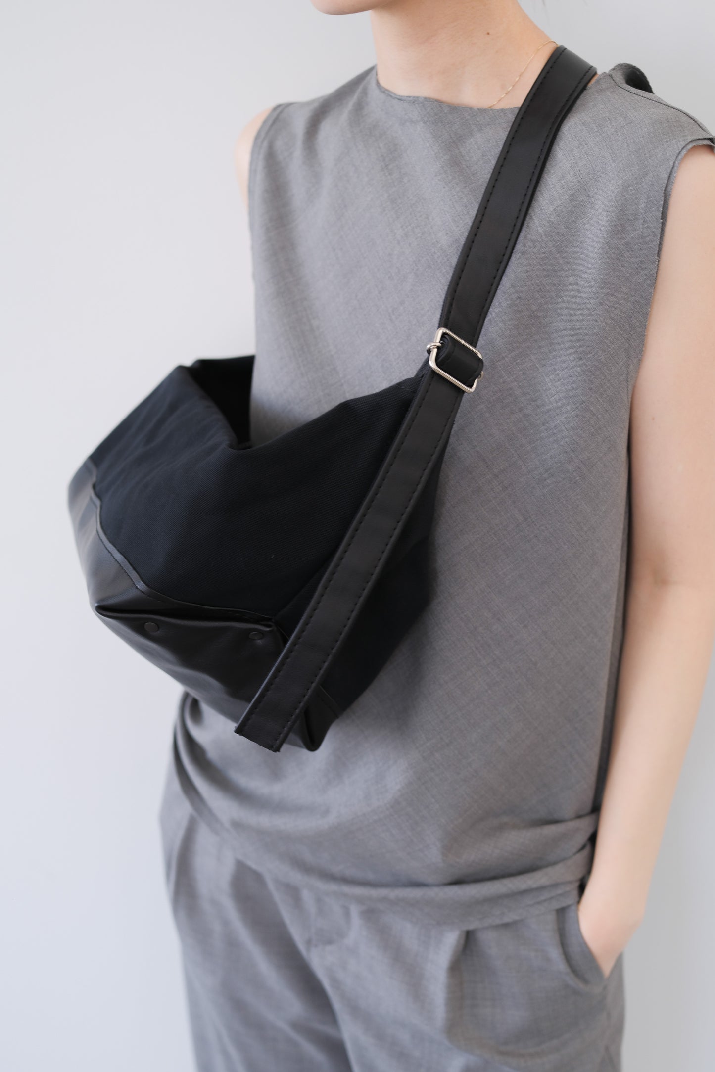 PHERE x TEMBEA BANANA TOTE_Black